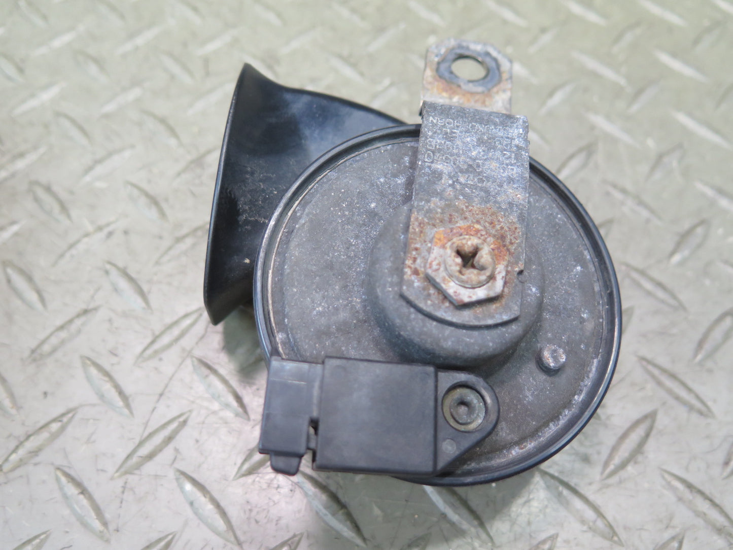 01-05 Lexus GS300 GS430 High & Low Tone Note Pitch Horn Signal Siren Set OEM