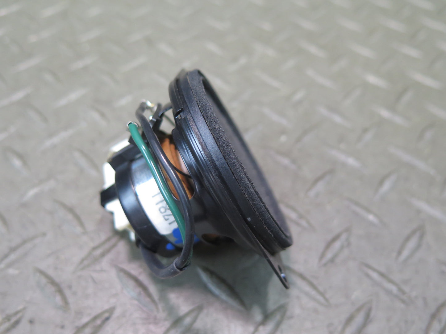 01-05 Lexus GS300 GS430 Front Center Audio Speaker Mark Levinson 86160-0W220 OEM
