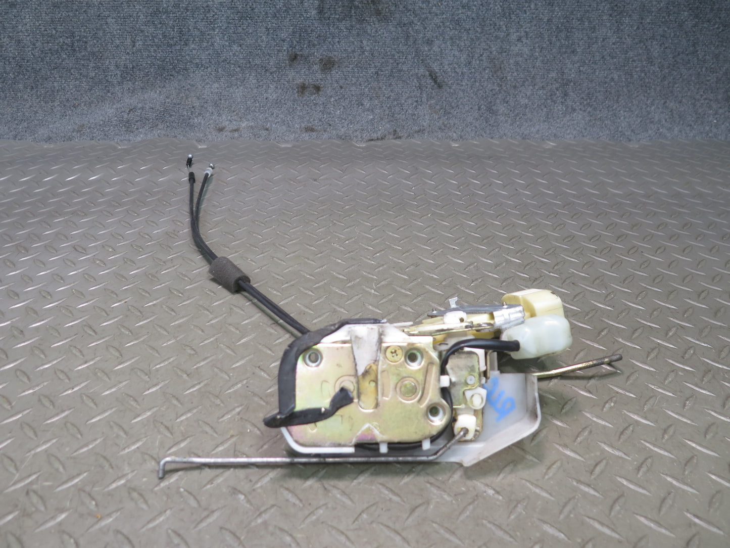 01-05 Lexus UZS160 GS300 GS430 Front Left Driver Door Lock Latch Actuator OEM