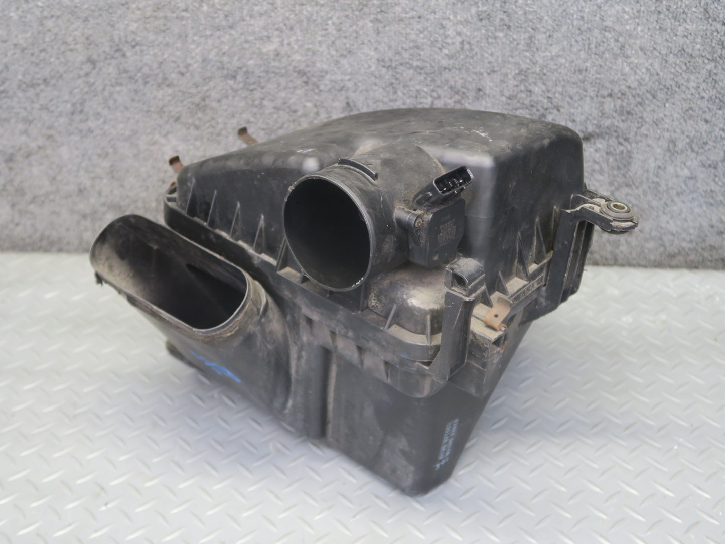 01-05 Lexus GS430 Air Intake Cleaner Filter Box w MAF Sensor & Duct Assy OEM
