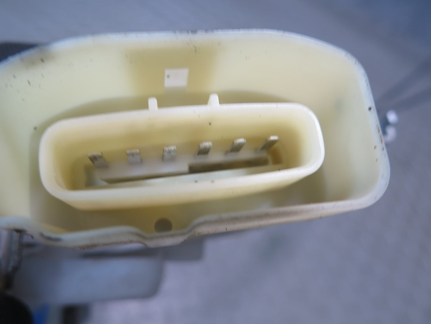 01-05 Lexus UZS160 GS300 GS430 Front Left Driver Door Lock Latch Actuator OEM