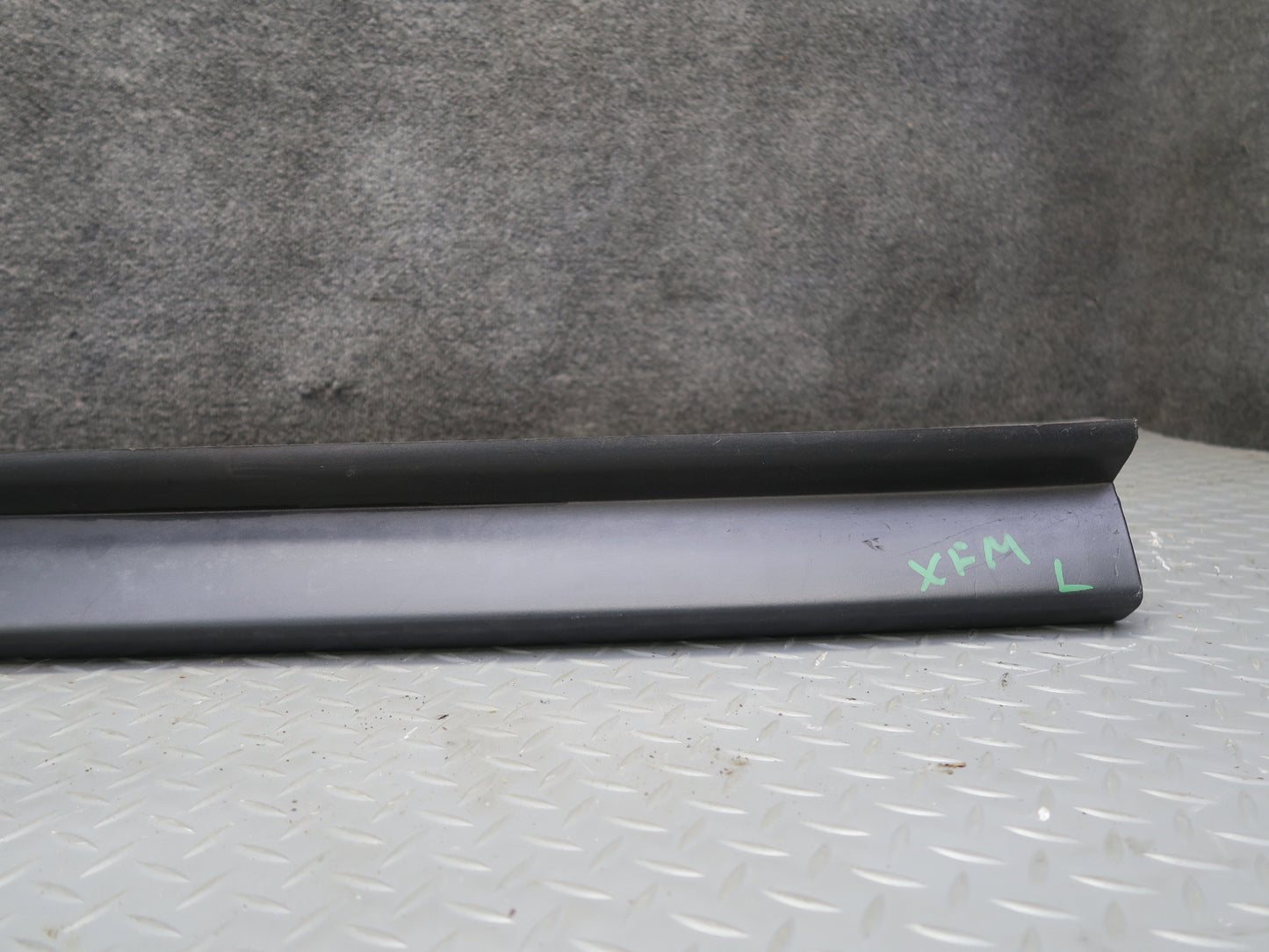 00-06 BMW E53 X5 Side Skirt Rocker Panel Molding Support Frame Set OEM