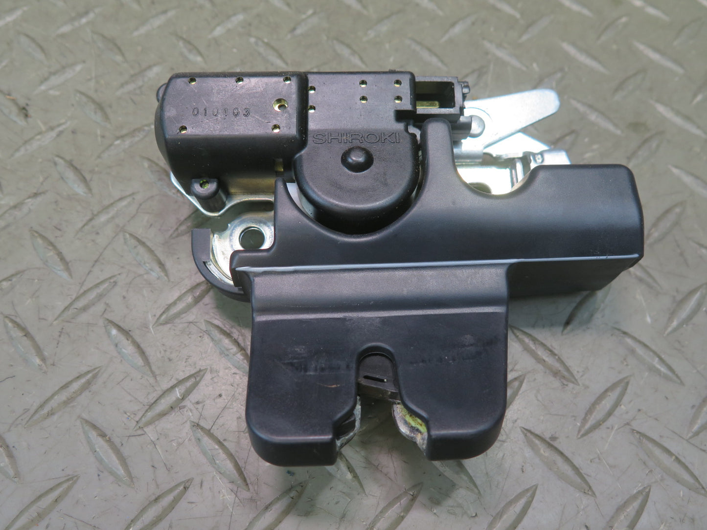 01-05 Lexus JZS160 GS300 GS430 Rear Trunk Lock Latch Actuator OEM