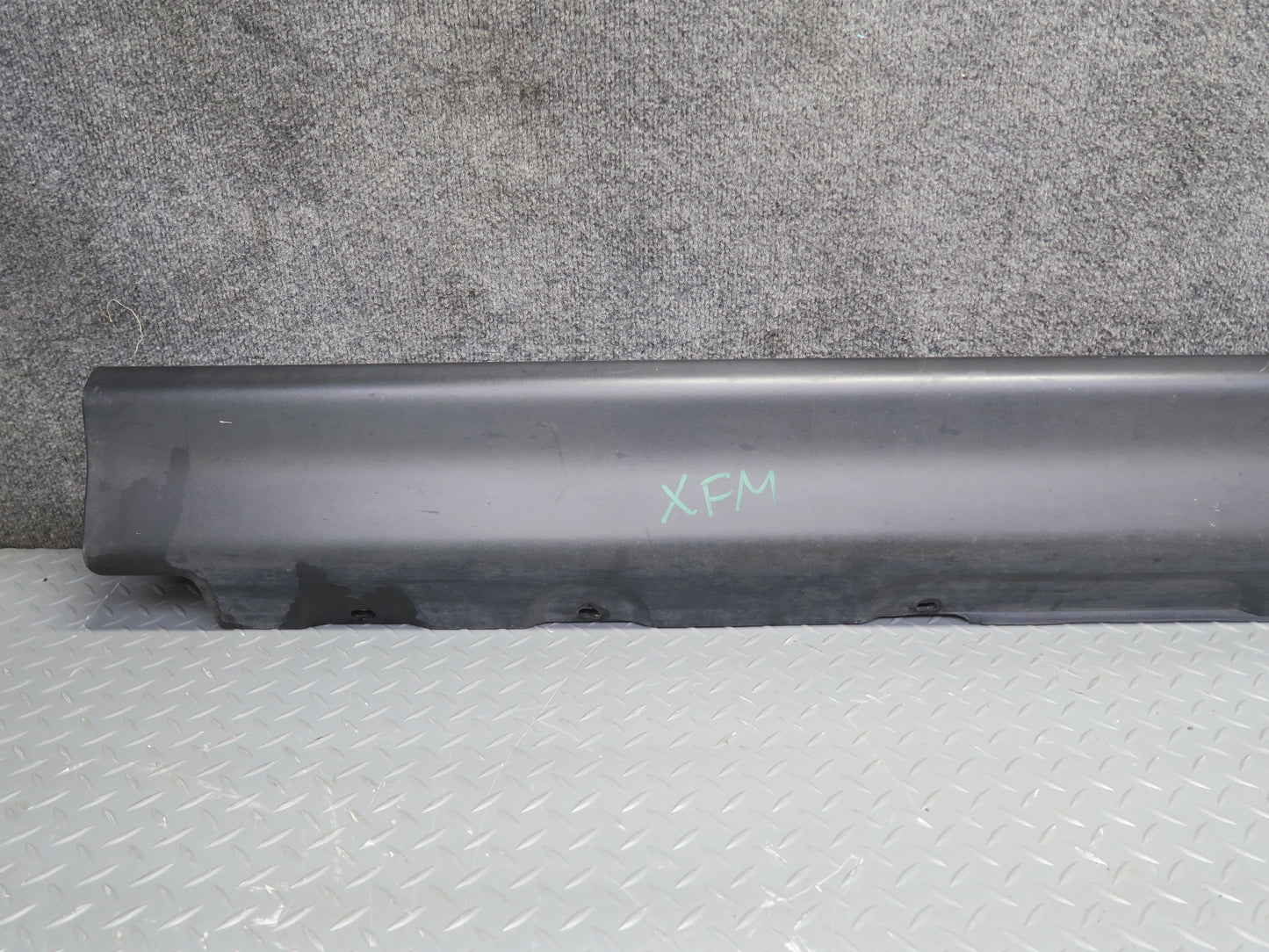 00-06 BMW E53 X5 Side Skirt Rocker Panel Molding Support Frame Set OEM
