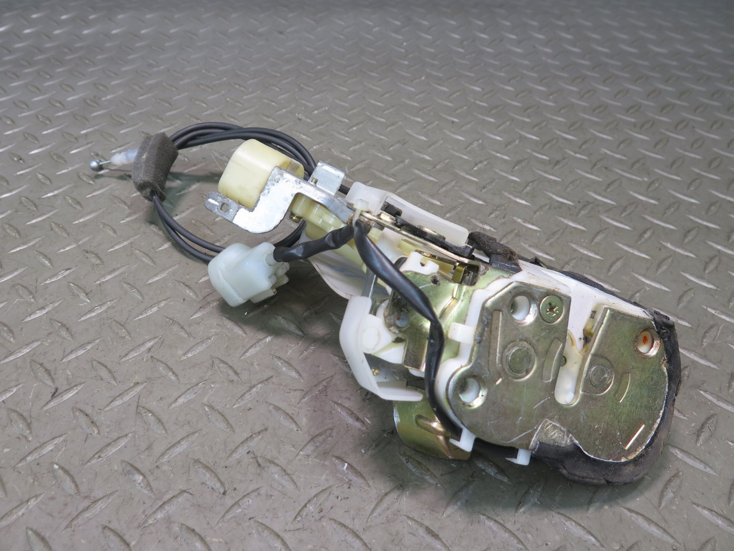 98-05 Lexus UZS160 GS300 GS400 GS430 Rear Right Door Lock Latch Actuator OEM