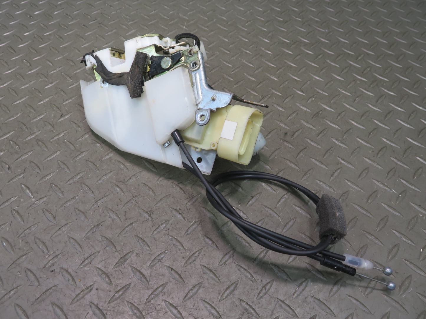 98-05 Lexus UZS160 GS300 GS400 GS430 Rear Right Door Lock Latch Actuator OEM