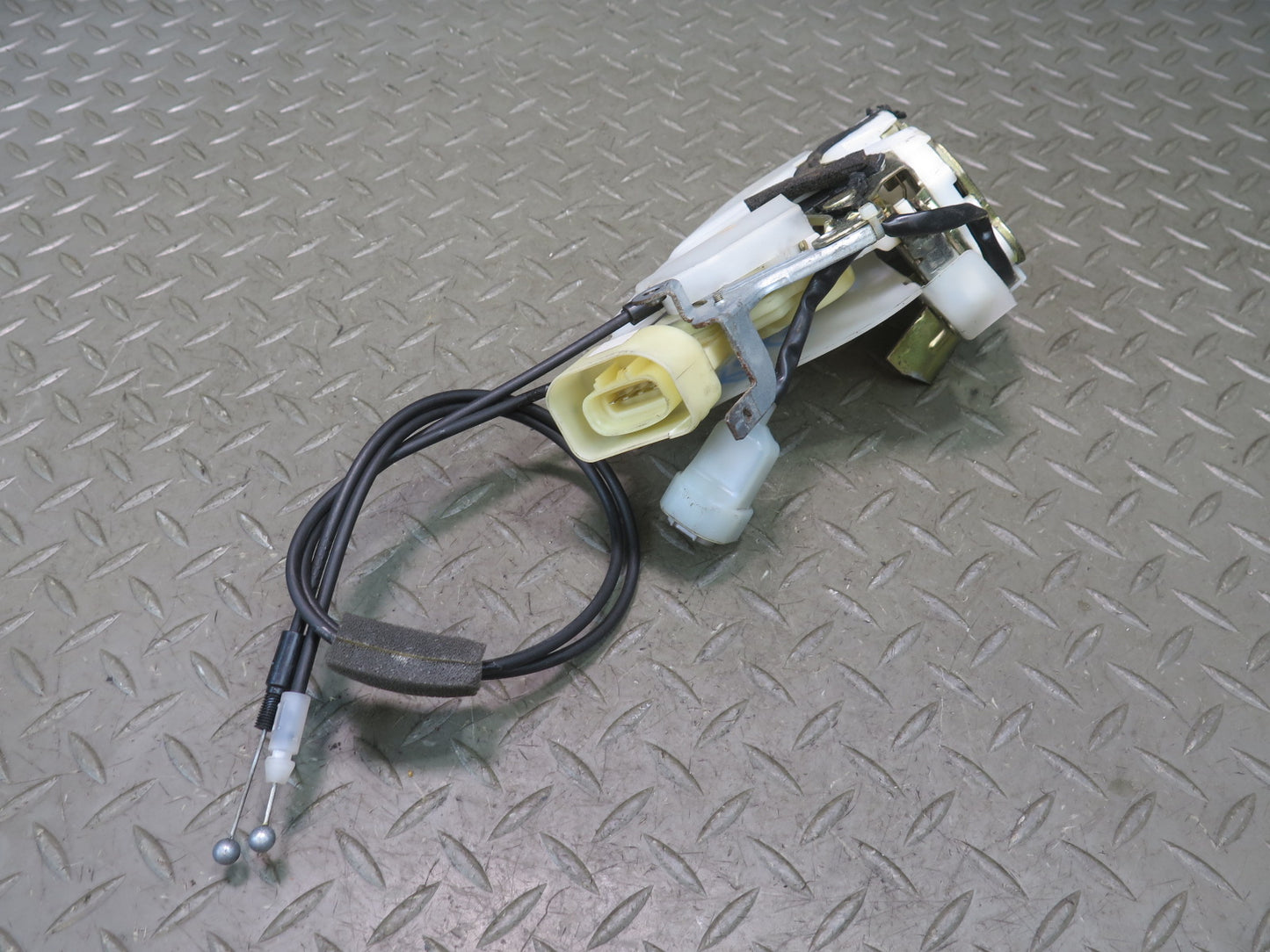 98-05 Lexus UZS160 GS300 GS400 GS430 Rear Right Door Lock Latch Actuator OEM