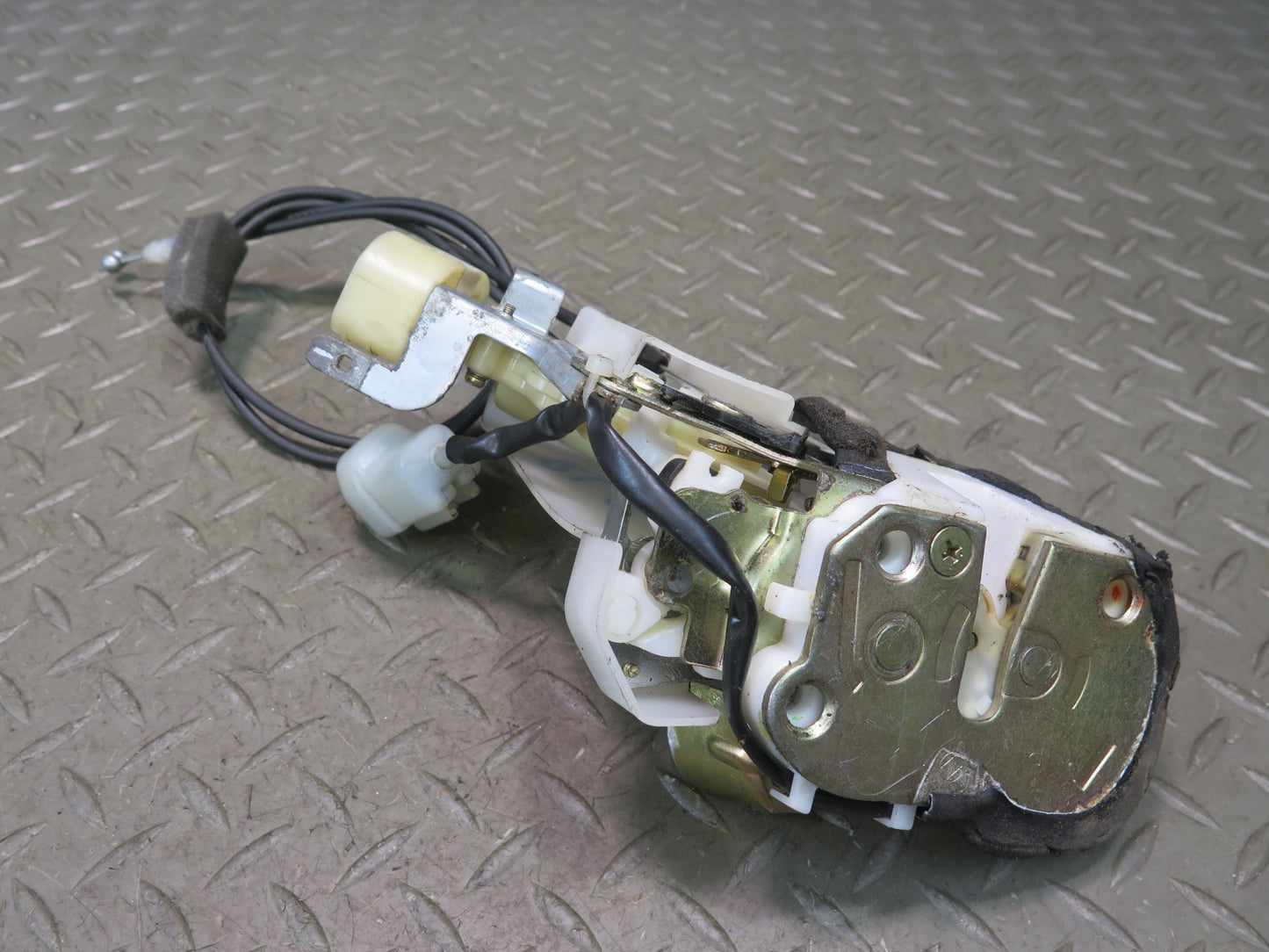 98-05 Lexus UZS160 GS300 GS400 GS430 Rear Right Door Lock Latch Actuator OEM