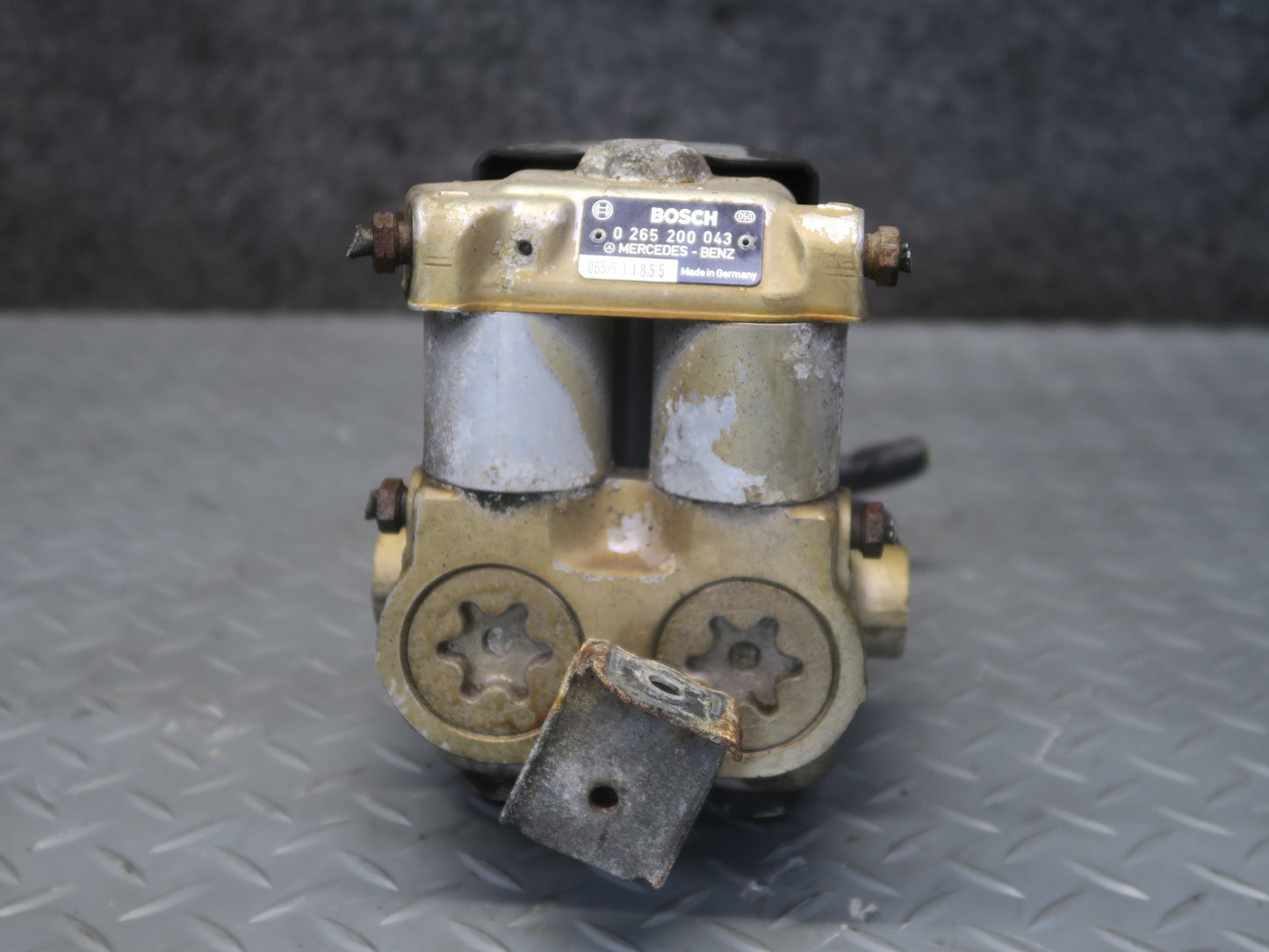 88-93 Mercedes W124 300E Anti Lock Brake ABS  Pump Module 0265200043 OEM
