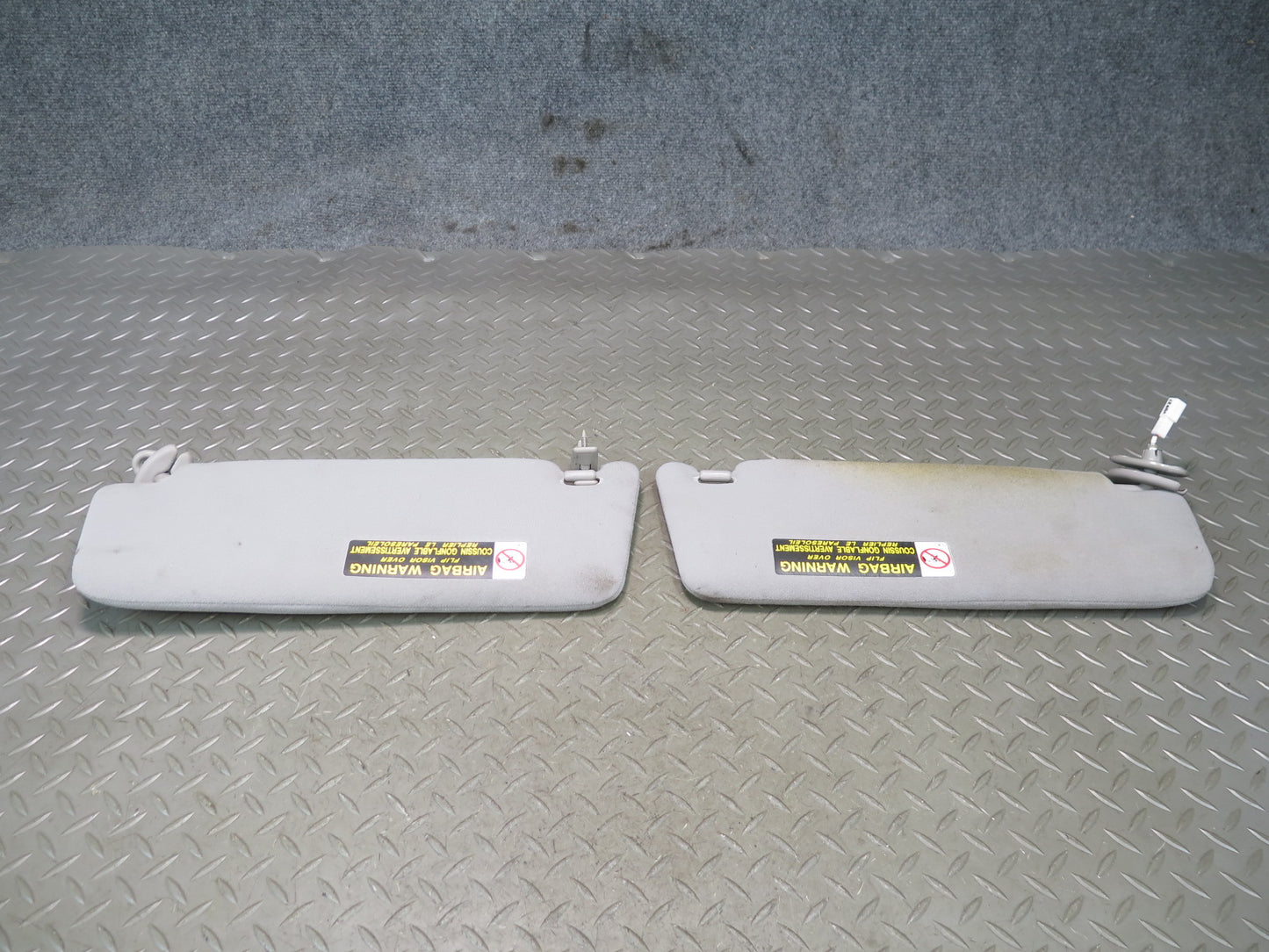 01-05 Lexus UZS160 GS300 GS430 Set of 2 Front Left & Right Sun Visor Gray OEM