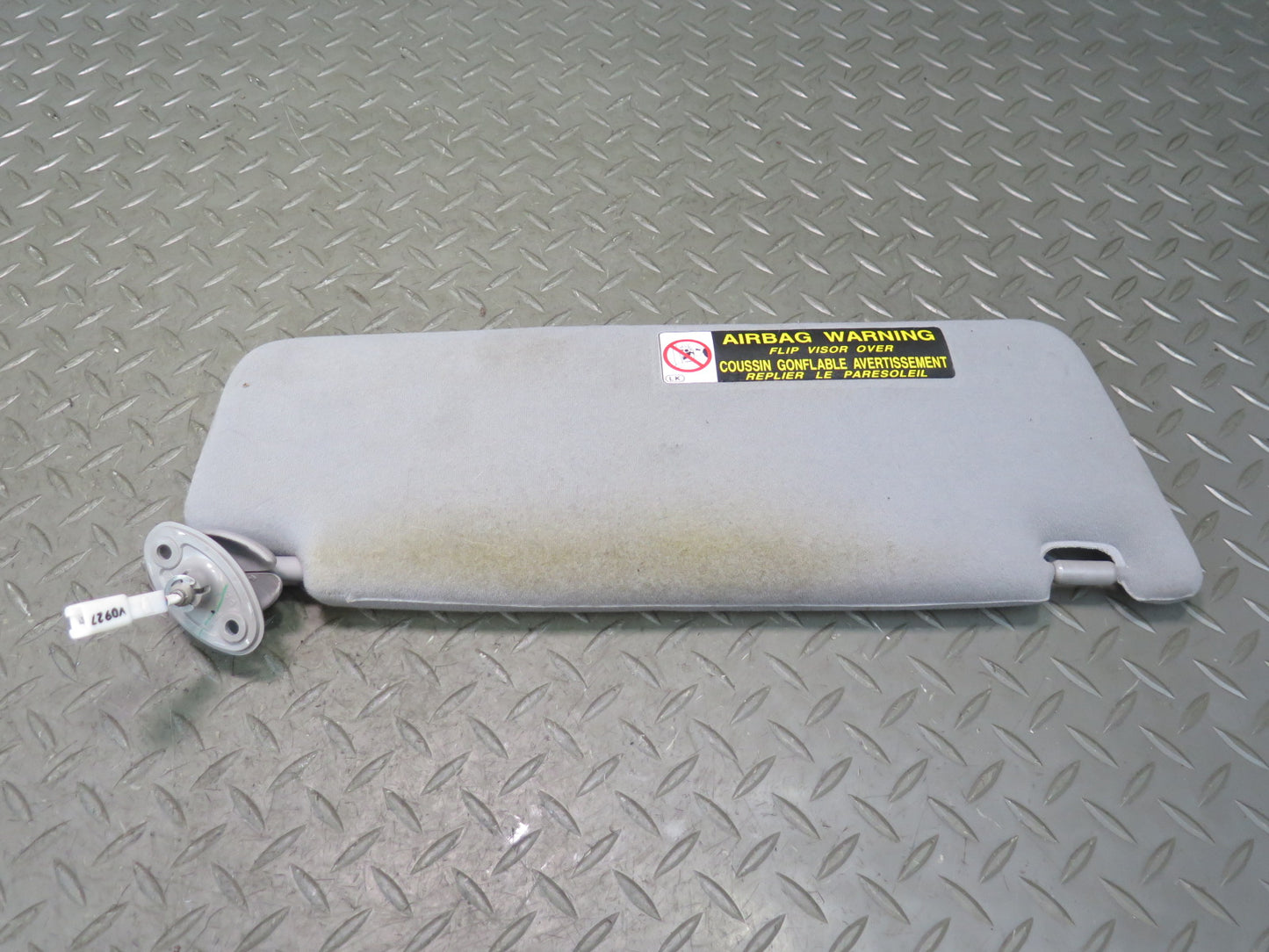 01-05 Lexus UZS160 GS300 GS430 Set of 2 Front Left & Right Sun Visor Gray OEM