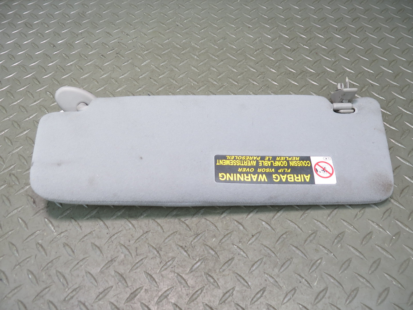 01-05 Lexus UZS160 GS300 GS430 Set of 2 Front Left & Right Sun Visor Gray OEM