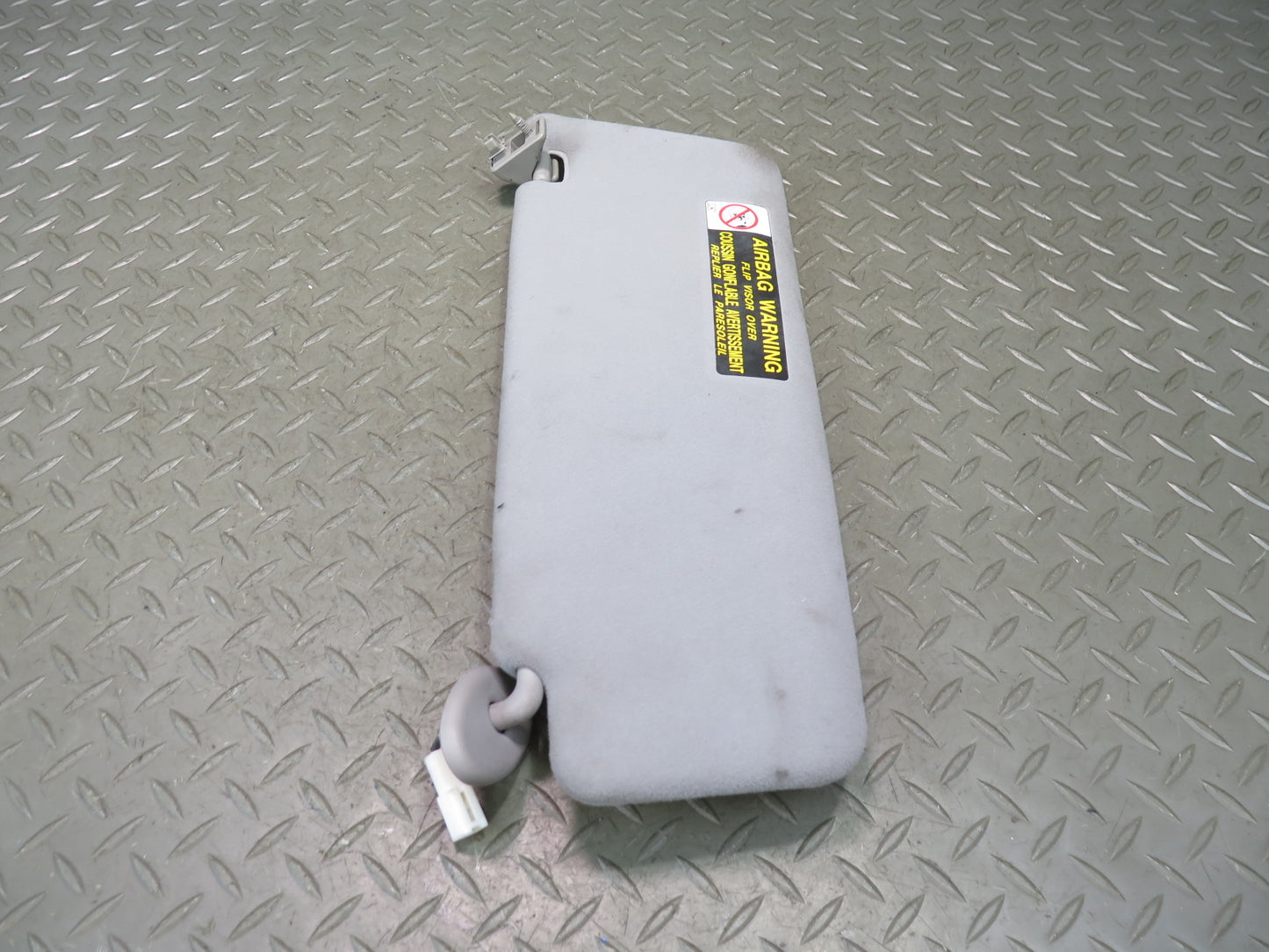 01-05 Lexus UZS160 GS300 GS430 Set of 2 Front Left & Right Sun Visor Gray OEM