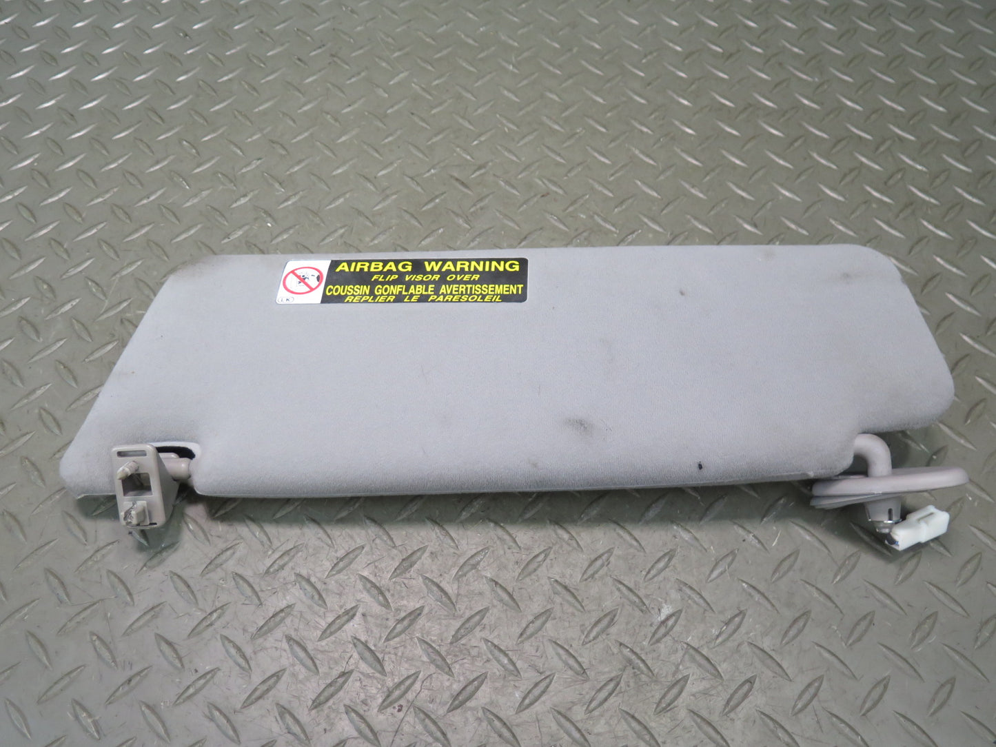 01-05 Lexus UZS160 GS300 GS430 Set of 2 Front Left & Right Sun Visor Gray OEM