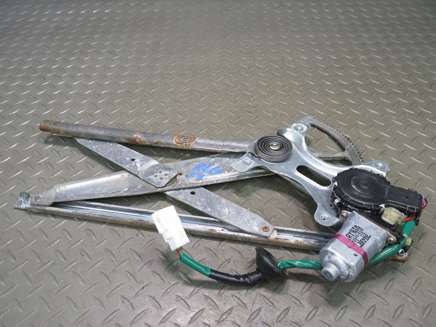 98-05 Lexus GS300 GS400 GS430 Front Right Door Window Regulator w Motor OEM
