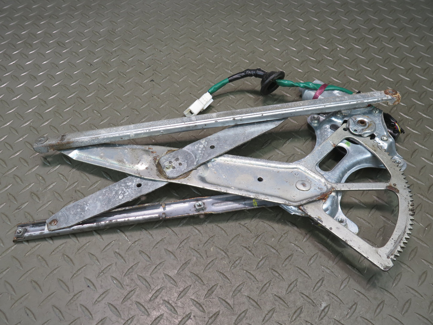 98-05 Lexus GS300 GS400 GS430 Front Right Door Window Regulator w Motor OEM