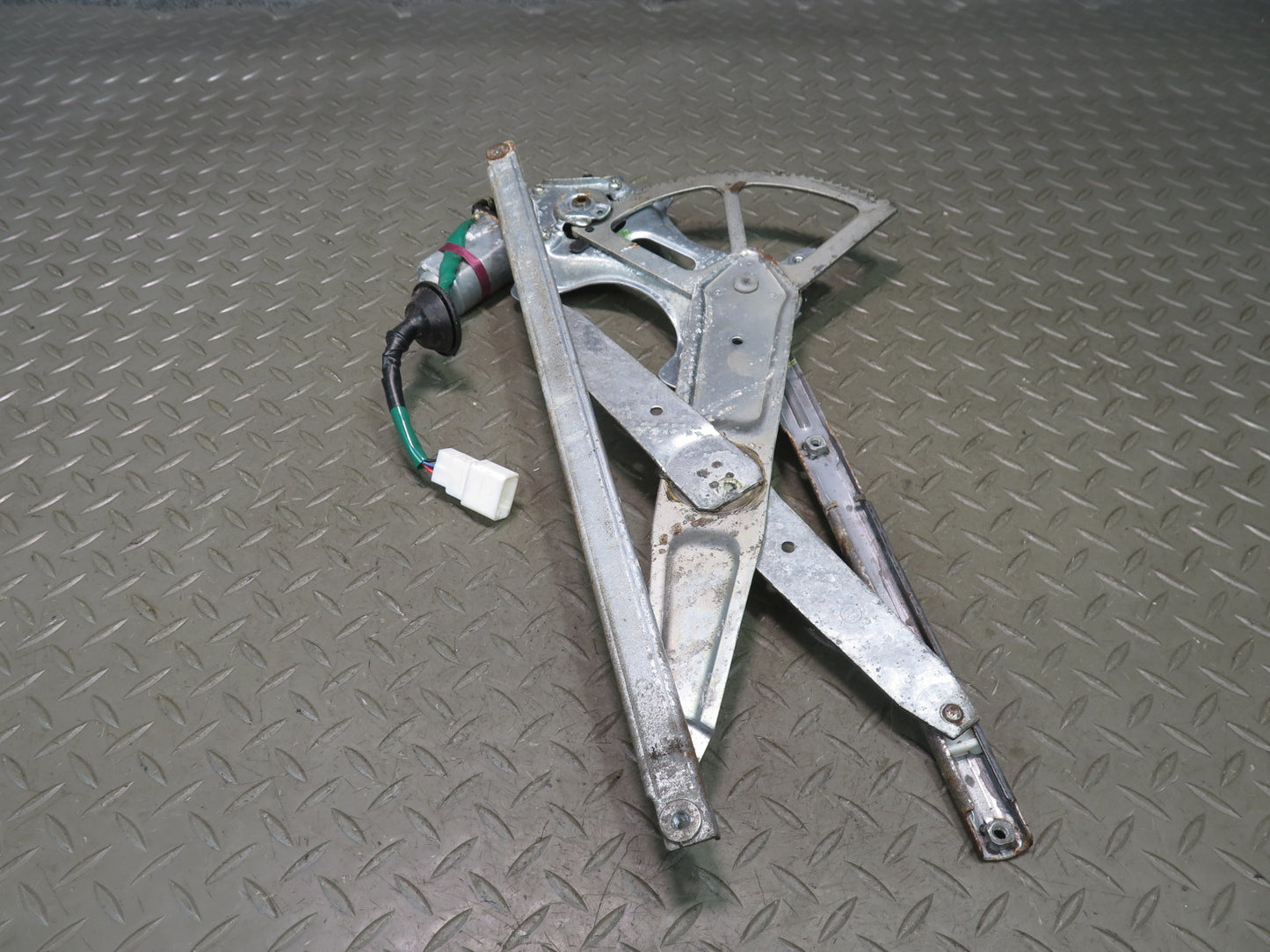 98-05 Lexus GS300 GS400 GS430 Front Right Door Window Regulator w Motor OEM