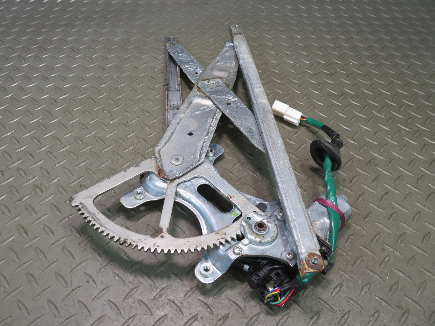 98-05 Lexus GS300 GS400 GS430 Front Right Door Window Regulator w Motor OEM