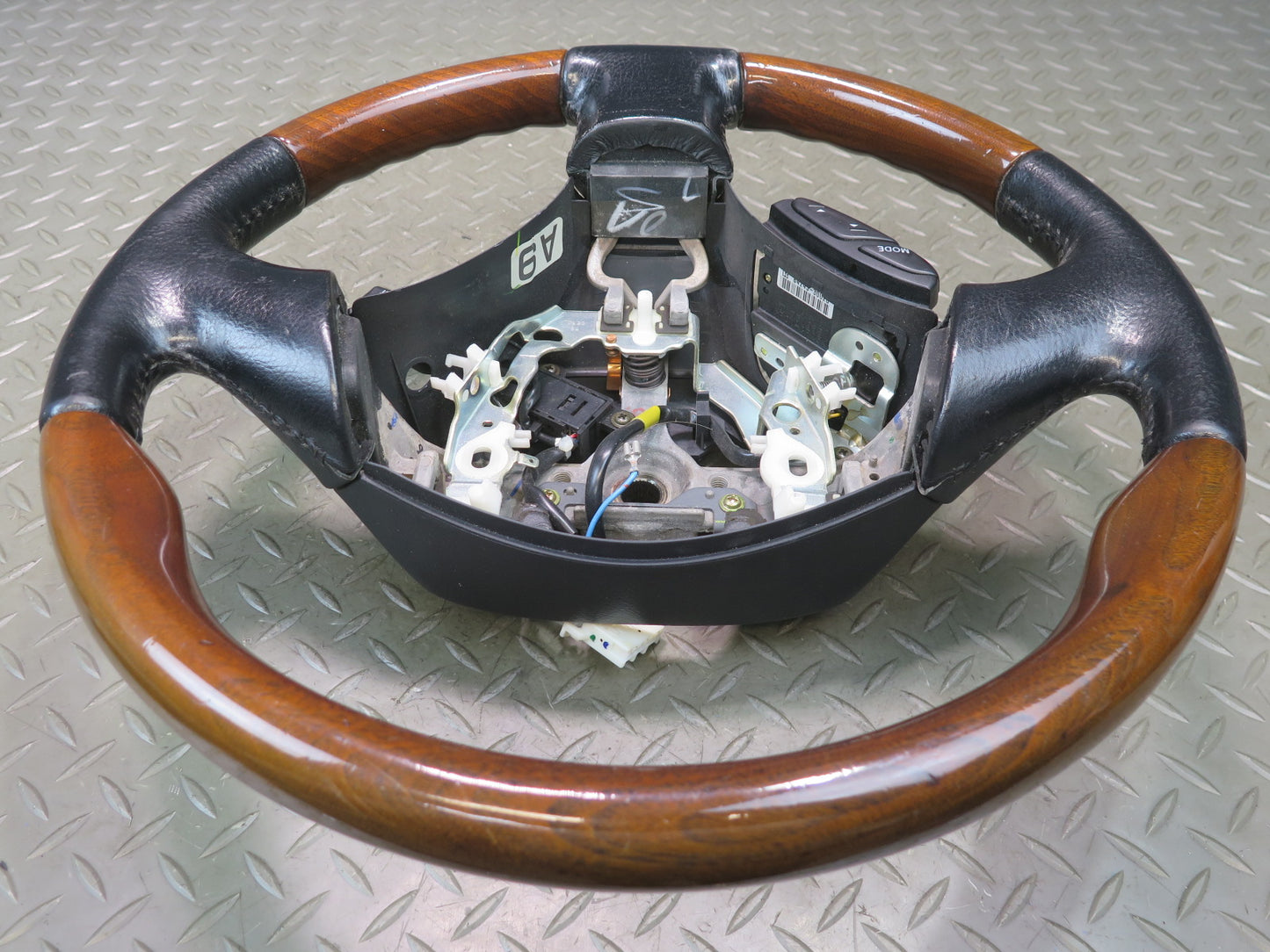 01-05 Lexus UZS160 GS300 GS430 Leather Wood Steering w Controls OEM