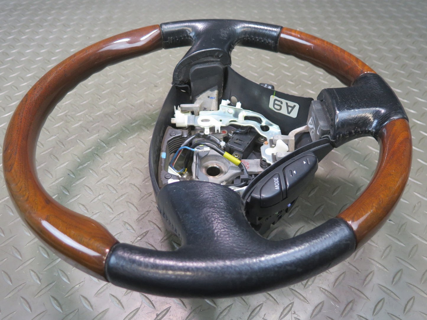 01-05 Lexus UZS160 GS300 GS430 Leather Wood Steering w Controls OEM