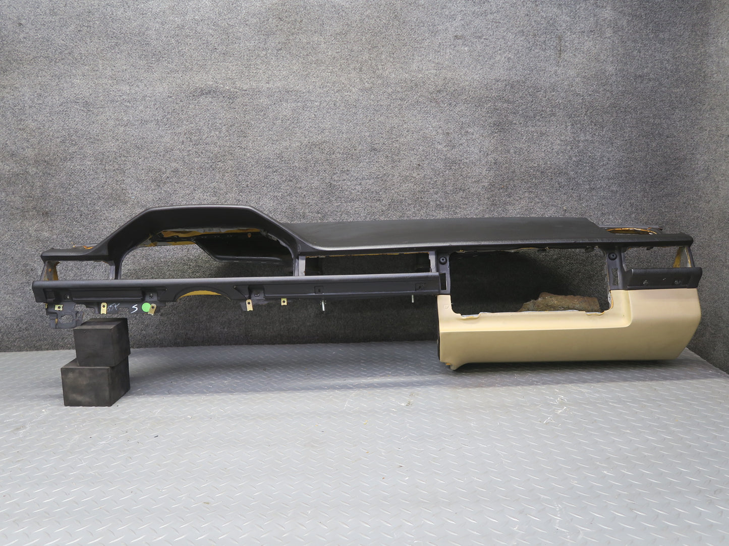 90-93 Mercedes W124 300E Dashboard Dash Instrument Panel Cover Panel OEM