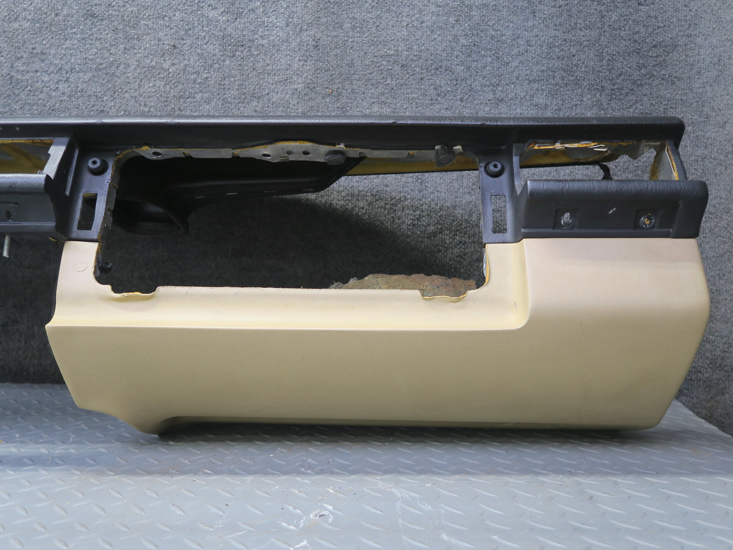 90-93 Mercedes W124 300E Dashboard Dash Instrument Panel Cover Panel OEM