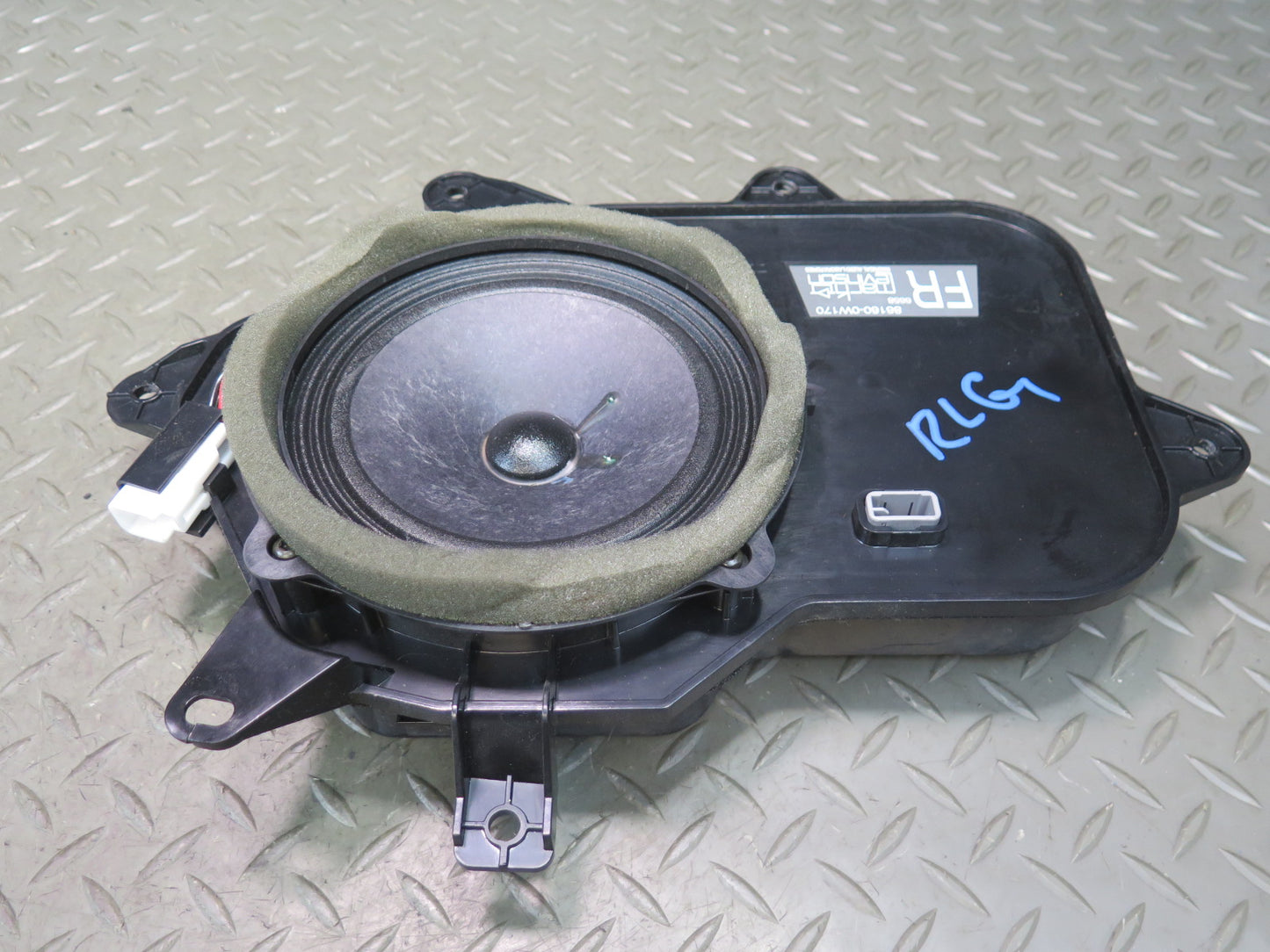 01-05 Lexus UZS160 GS300 GS430 Set of 2 Mark Levinson Front Door Speaker OEM