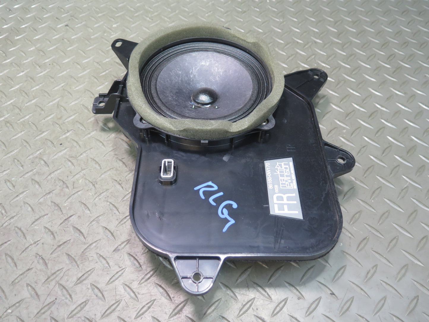 01-05 Lexus UZS160 GS300 GS430 Set of 2 Mark Levinson Front Door Speaker OEM