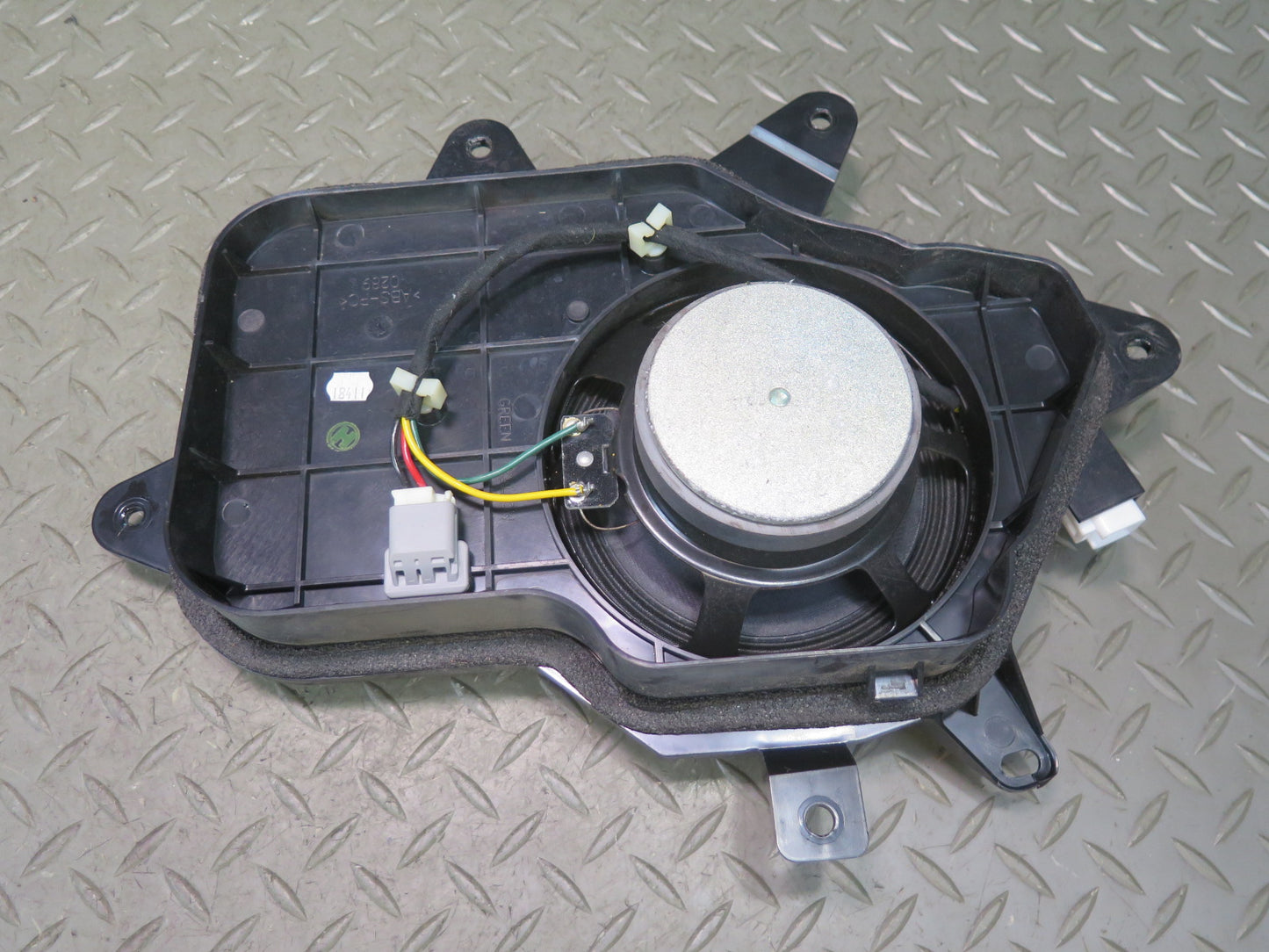 01-05 Lexus UZS160 GS300 GS430 Set of 2 Mark Levinson Front Door Speaker OEM
