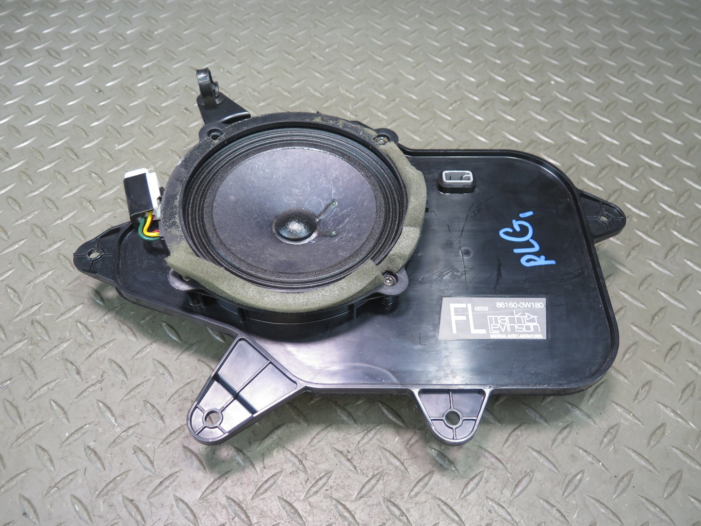 01-05 Lexus UZS160 GS300 GS430 Set of 2 Mark Levinson Front Door Speaker OEM