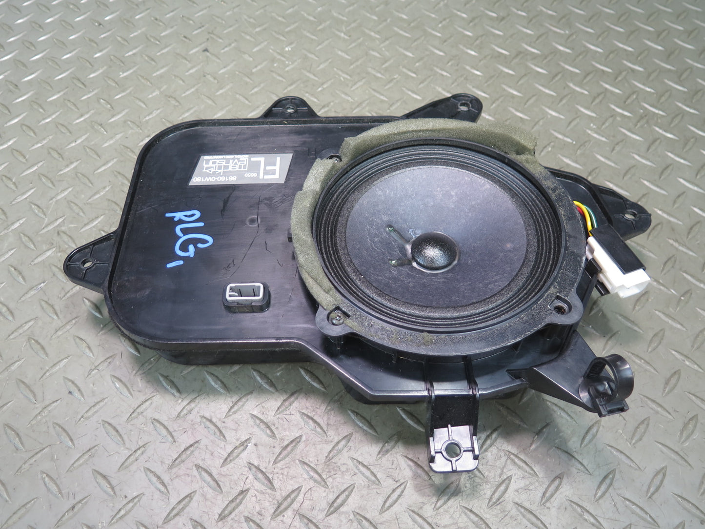 01-05 Lexus UZS160 GS300 GS430 Set of 2 Mark Levinson Front Door Speaker OEM