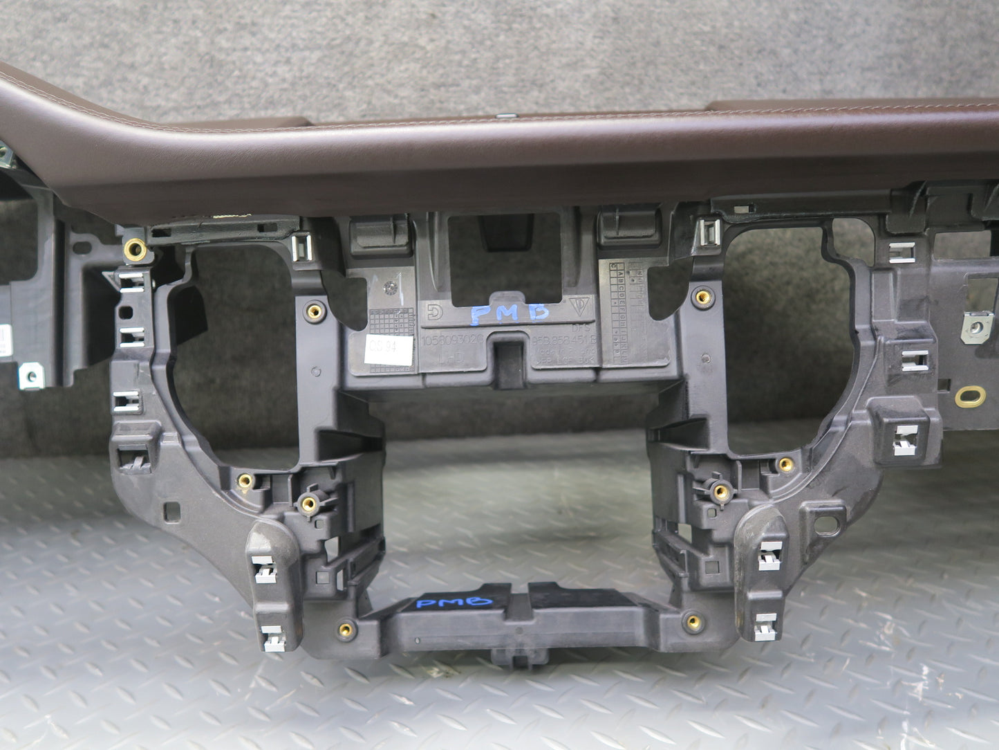 2015-2018 Porsche Macan Front Dashboard Dash Instrument Panel Frame Espresso