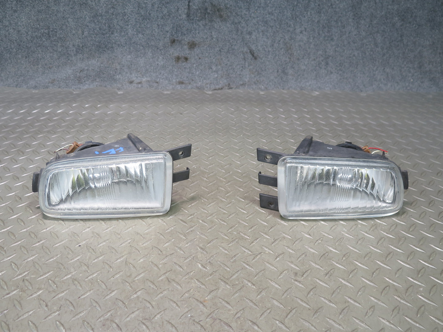 99-05 Lexus UZS160 GS300 GS400 GS430 Front Left & Right Fog Light Lamp Set OEM