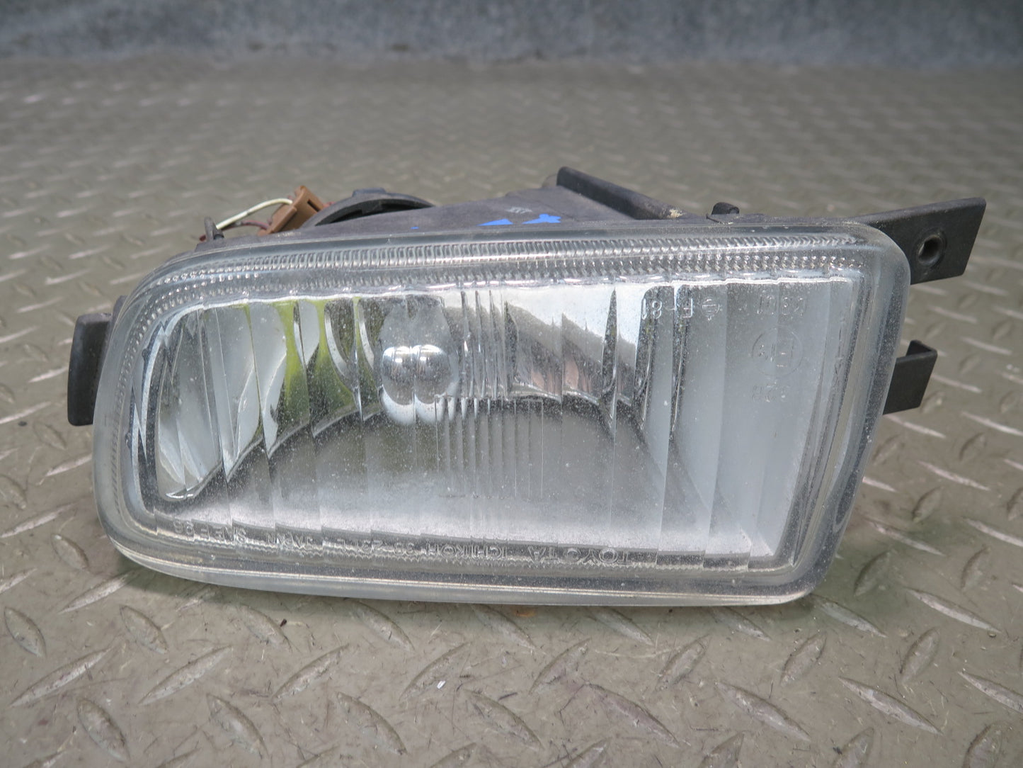 99-05 Lexus UZS160 GS300 GS400 GS430 Front Left & Right Fog Light Lamp Set OEM