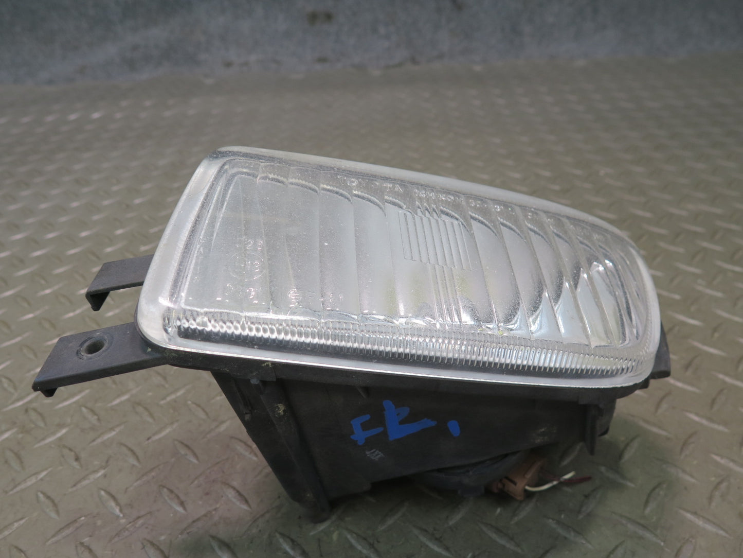 99-05 Lexus UZS160 GS300 GS400 GS430 Front Left & Right Fog Light Lamp Set OEM