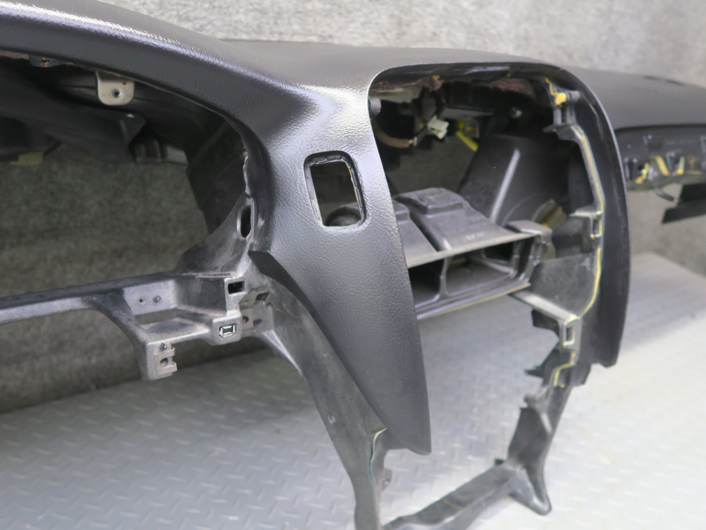 04-06 Lexus UCF30L LS430 Dashboard Dash Instrument Trim Cover Panel Black OEM