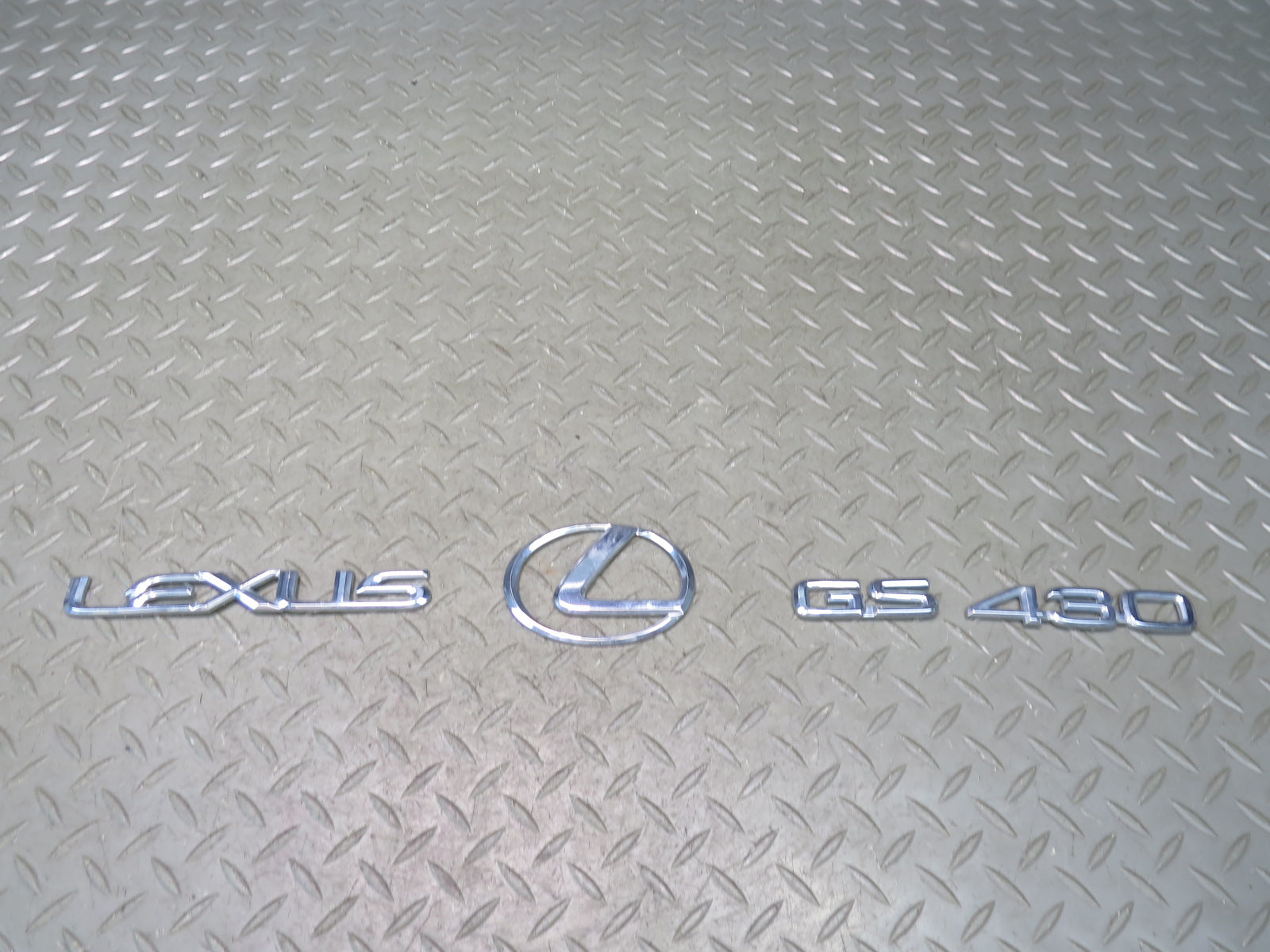 01-05 Lexus UZS160 GS430 Rear Trunk Lid Emblem Logo Badge Symbol Set O ...