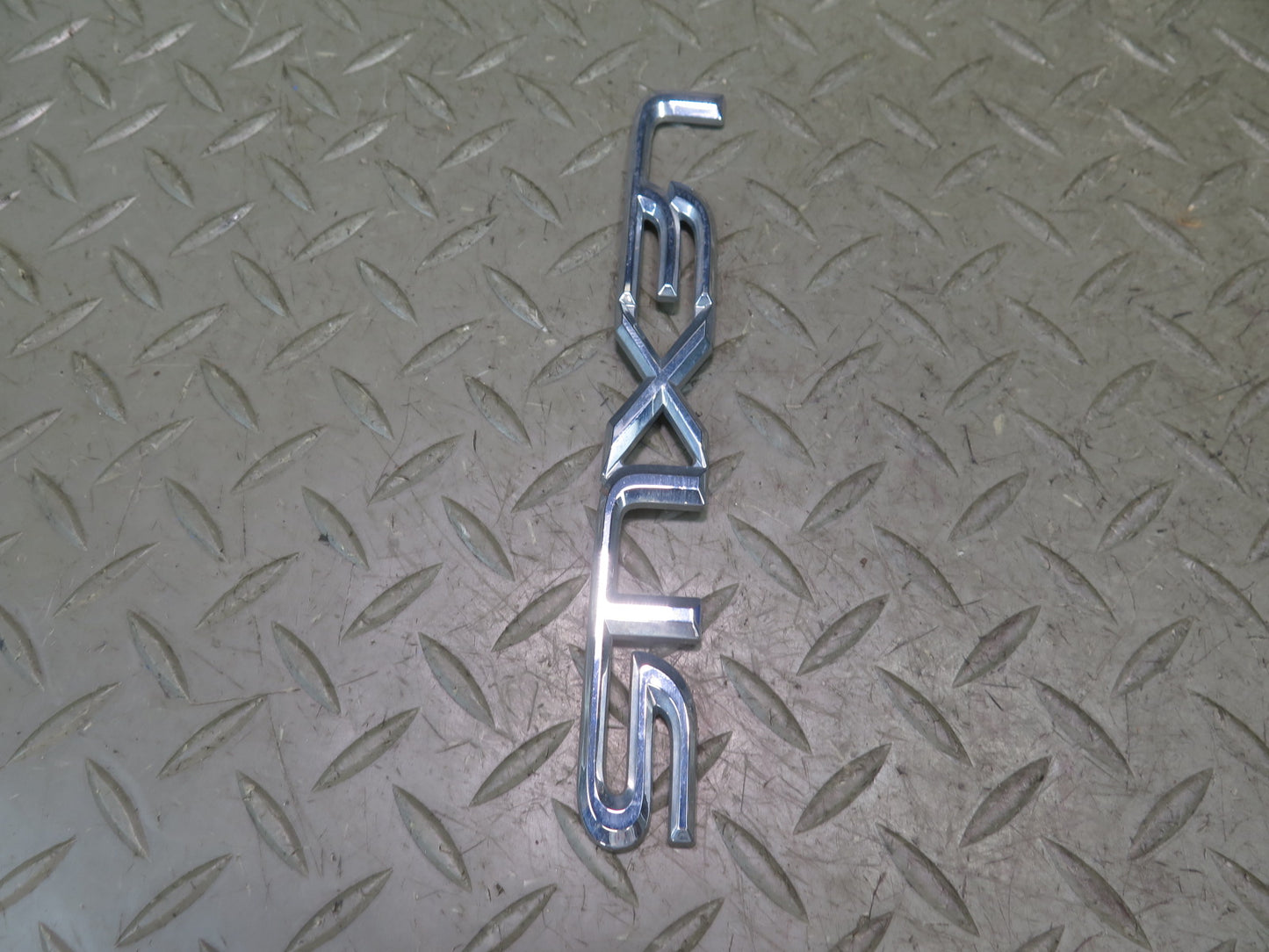 01-05 Lexus UZS160 GS430 Rear Trunk Lid Emblem Logo Badge Symbol Set OEM