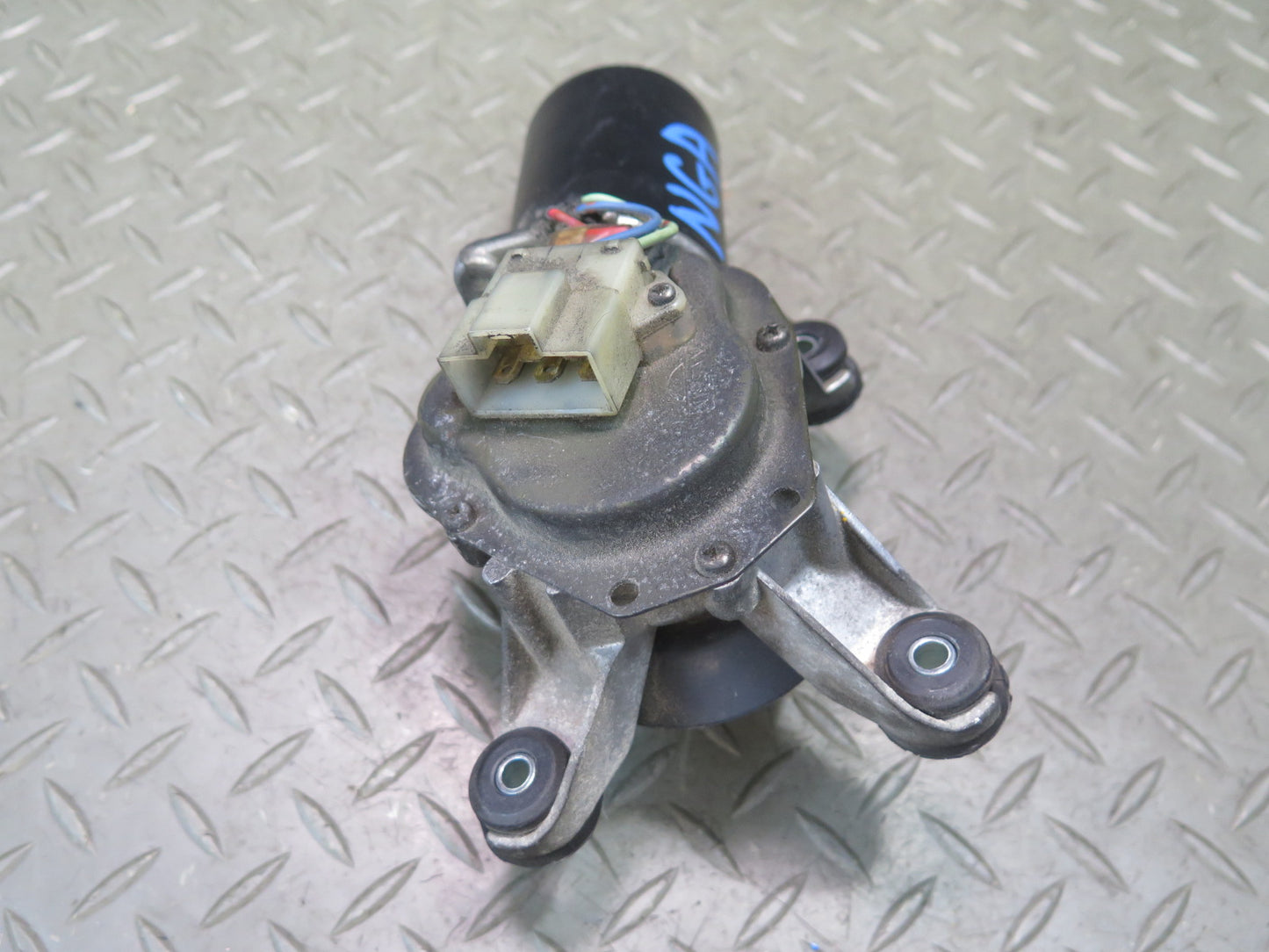 95-97 Nissan Gloria HY33 Front Windshield Wiper Drive Motor OEM