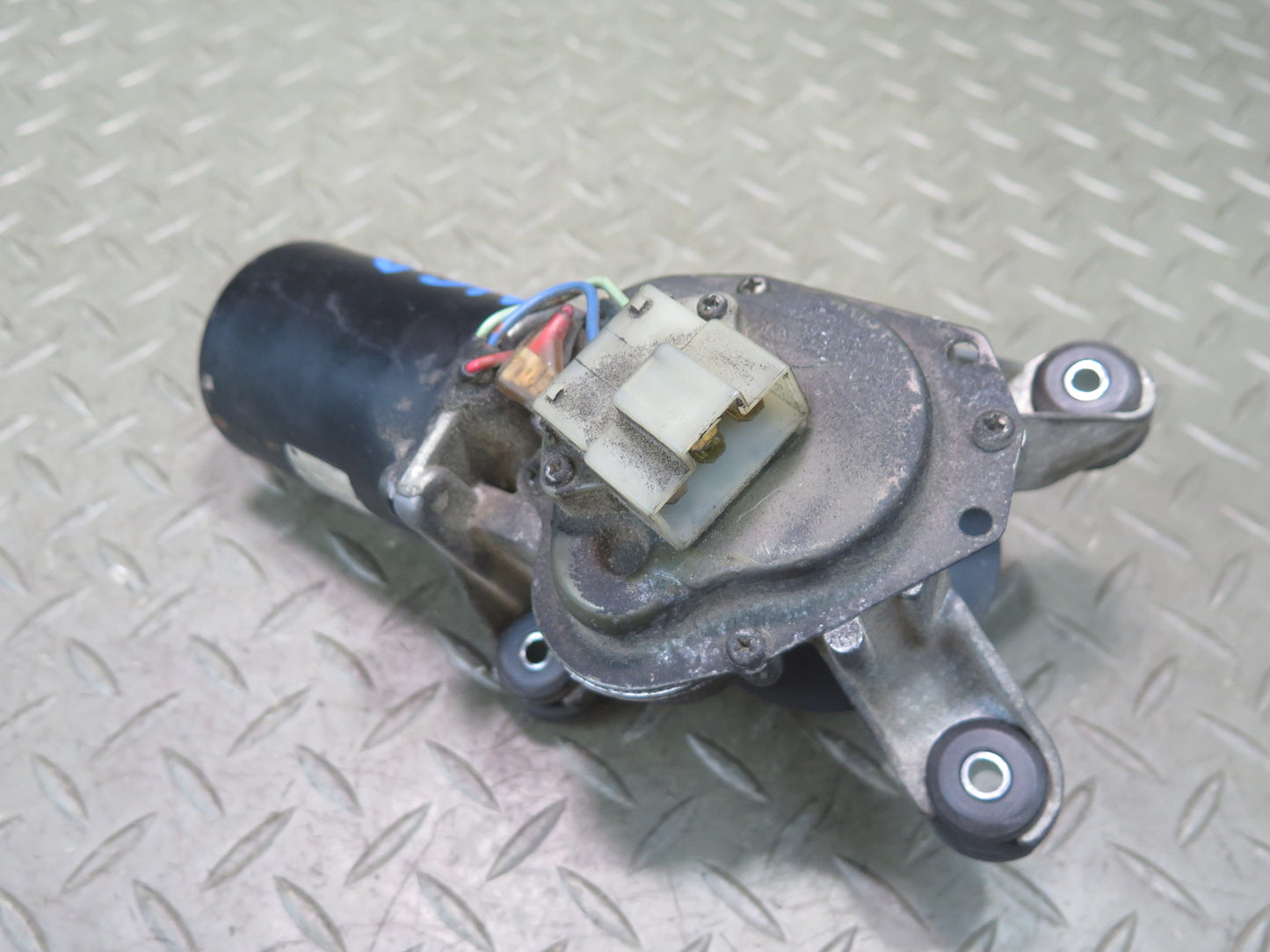95-97 Nissan Gloria HY33 Front Windshield Wiper Drive Motor OEM
