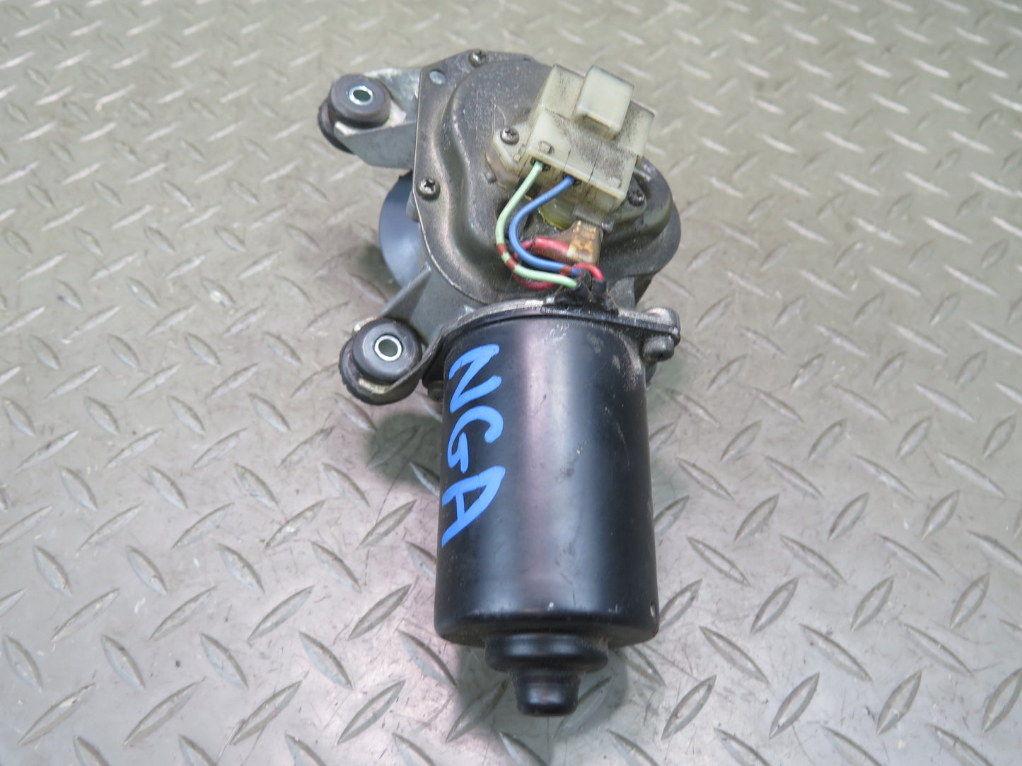 95-97 Nissan Gloria HY33 Front Windshield Wiper Drive Motor OEM