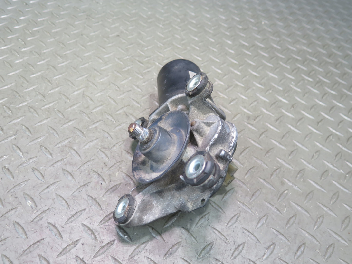 95-97 Nissan Gloria HY33 Front Windshield Wiper Drive Motor OEM