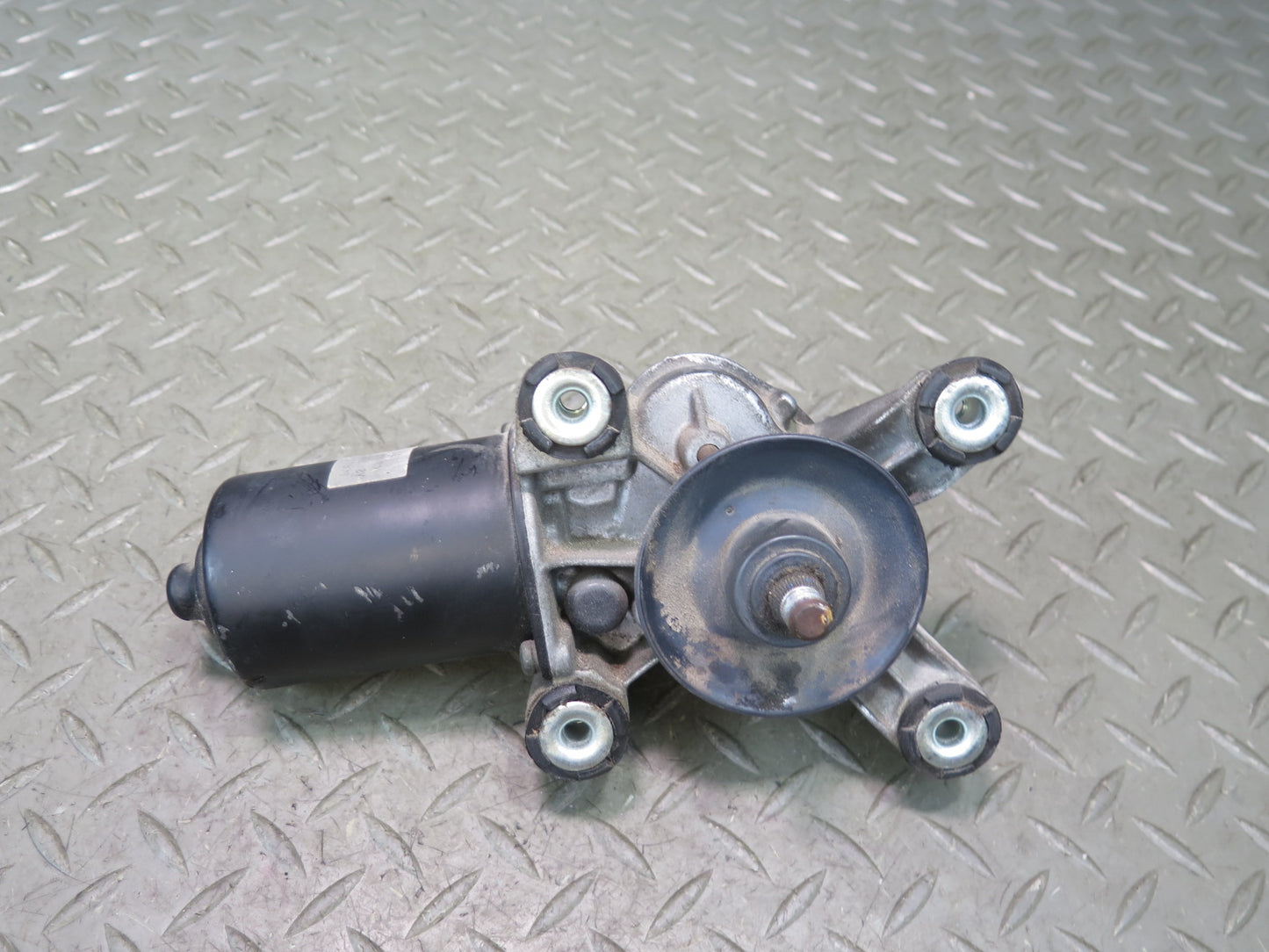 95-97 Nissan Gloria HY33 Front Windshield Wiper Drive Motor OEM
