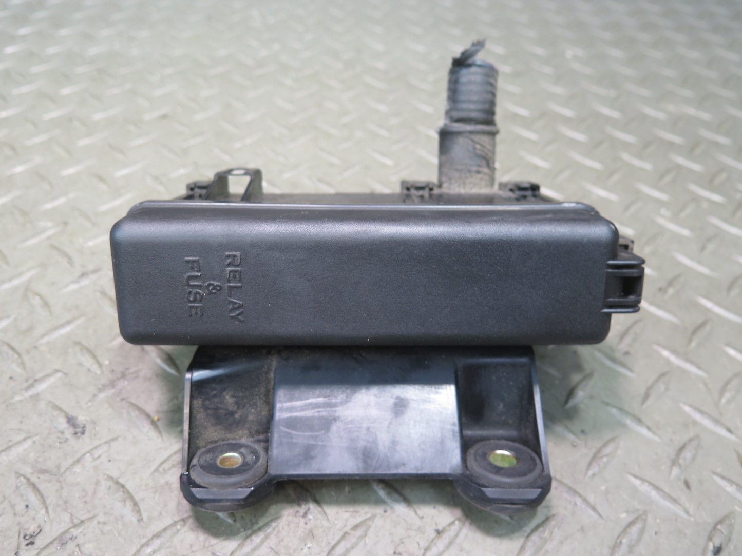 01-05 Lexus JZS160 GS430 Underhood Fuse Relay Box 3138XA2 OEM