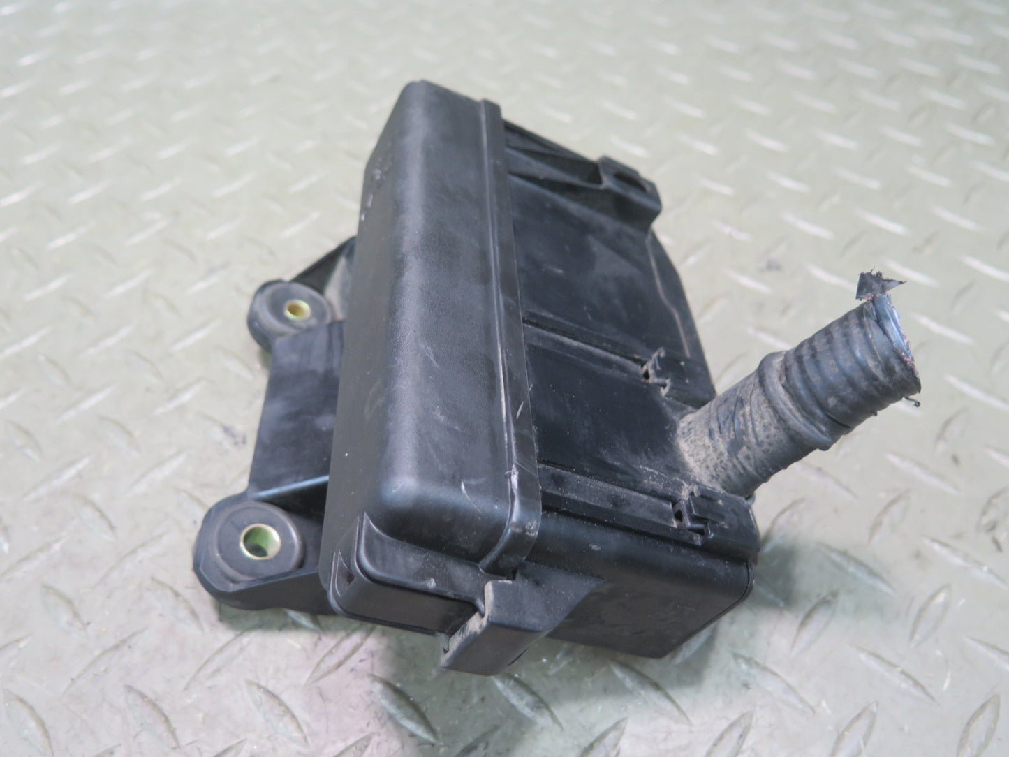 01-05 Lexus JZS160 GS430 Underhood Fuse Relay Box 3138XA2 OEM