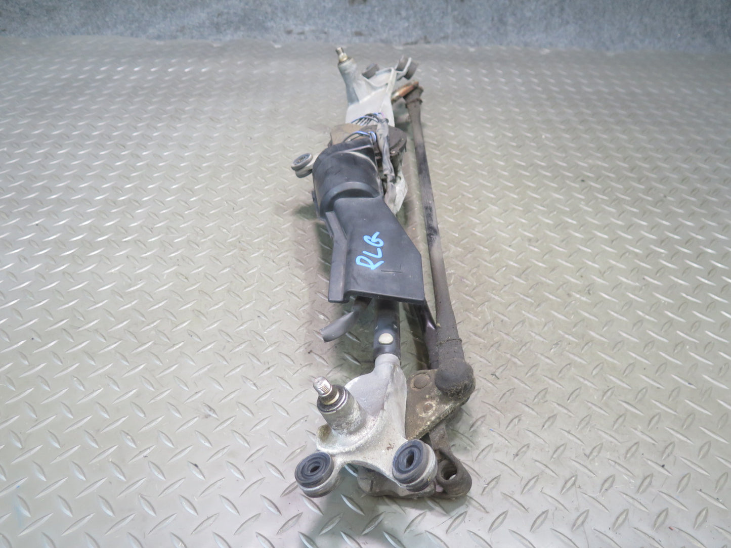 01-05 Lexus UZS160 GS300 GS430 Windshield Wiper Transmission Linkage w Motor OEM