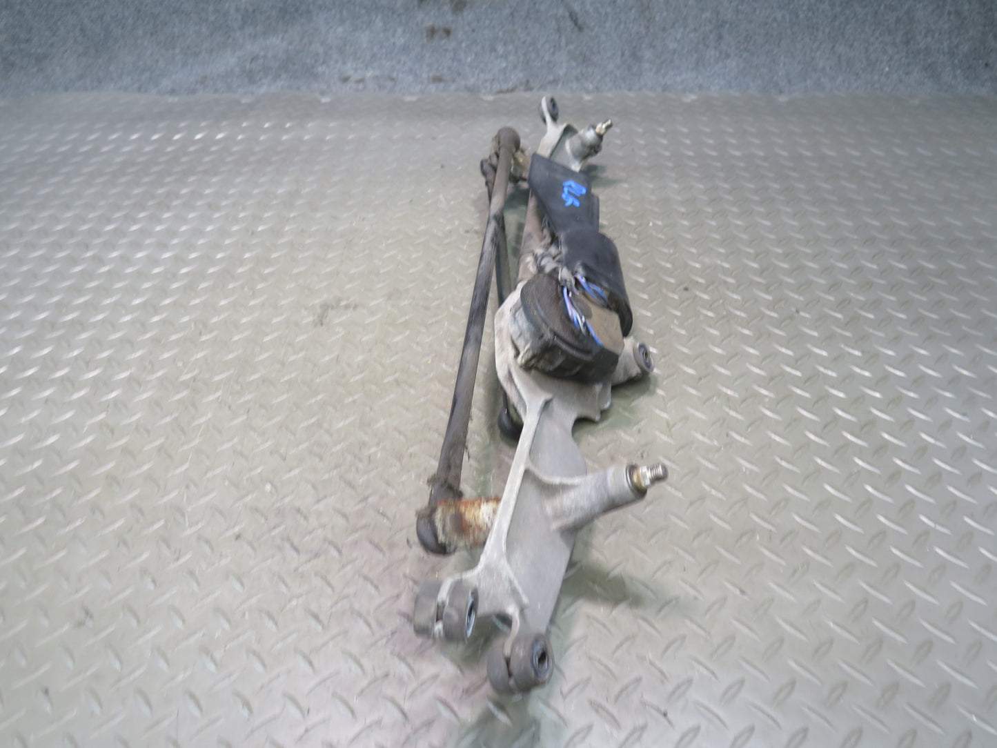 01-05 Lexus UZS160 GS300 GS430 Windshield Wiper Transmission Linkage w Motor OEM