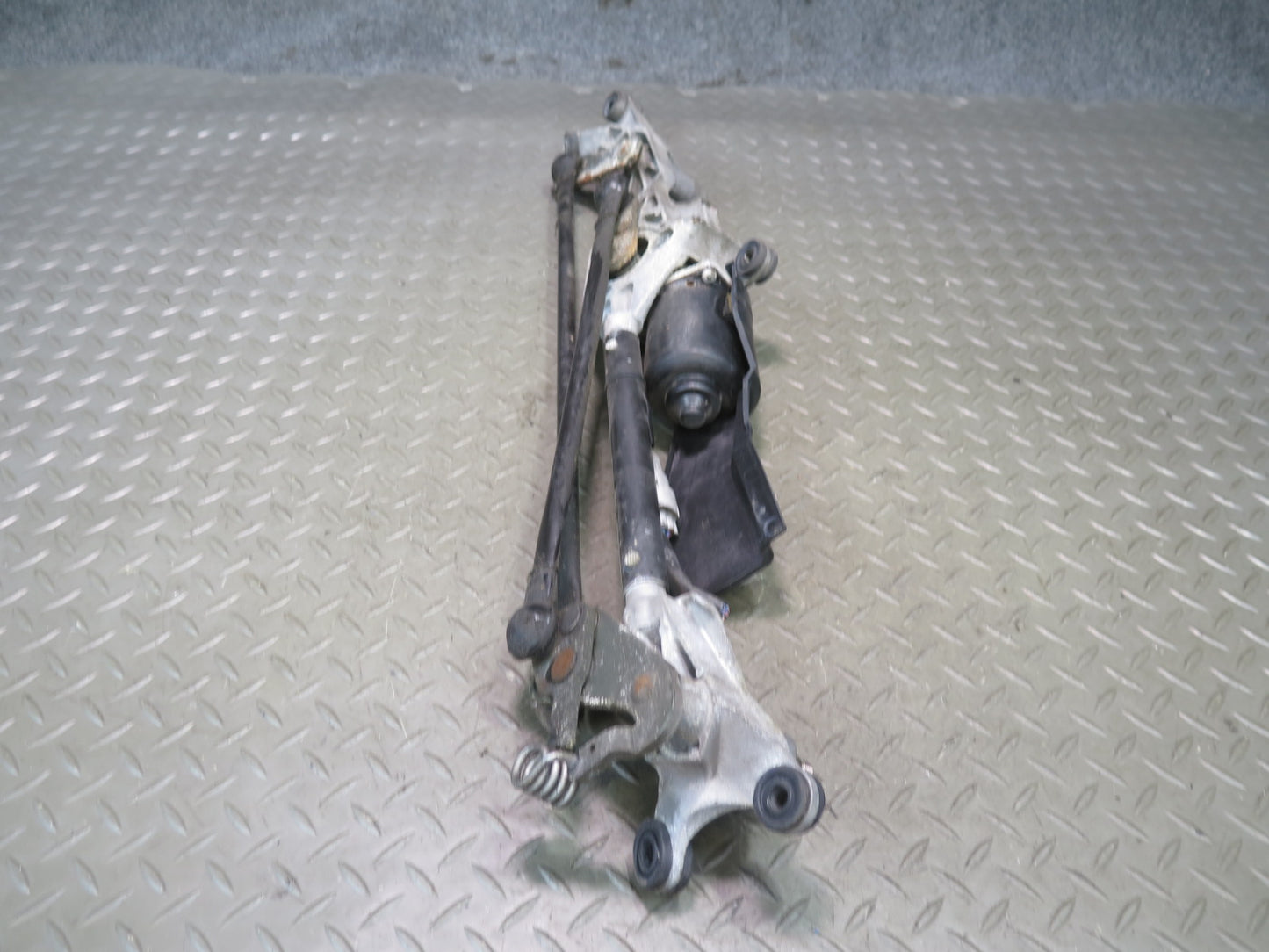01-05 Lexus UZS160 GS300 GS430 Windshield Wiper Transmission Linkage w Motor OEM
