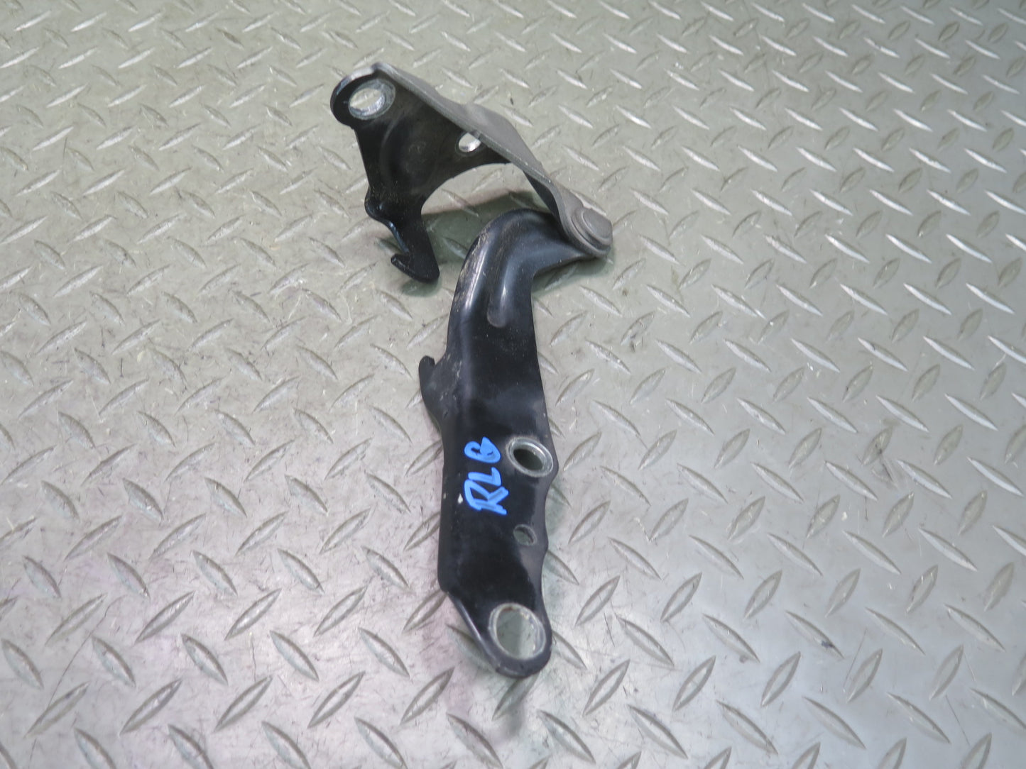 98-05 Lexus UZS160 GS300 GS400 GS430 Set of 2 Front Left & Right Hood Hinge OEM