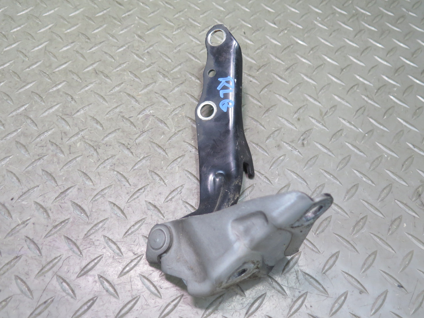 98-05 Lexus UZS160 GS300 GS400 GS430 Set of 2 Front Left & Right Hood Hinge OEM